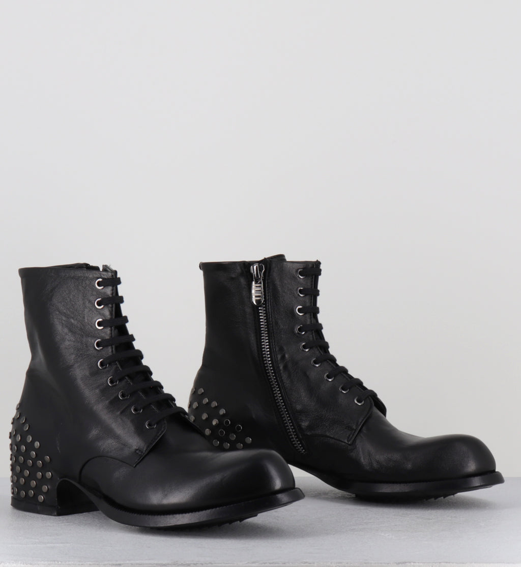 Bottines à lacets en cuir noir à clous - JOLE RIVET MOUSSE NERO