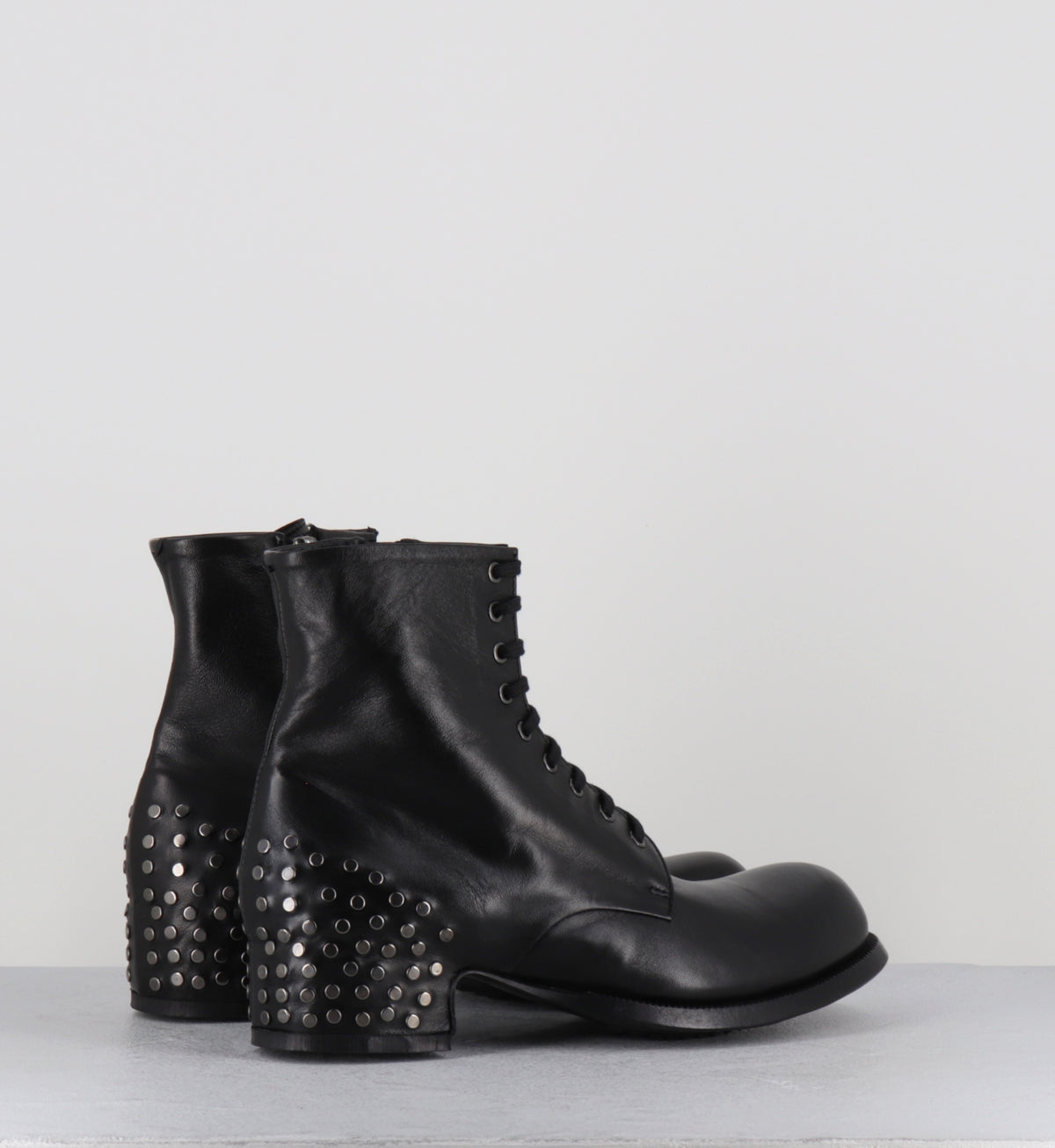 Bottines à lacets en cuir noir à clous - JOLE RIVET MOUSSE NERO