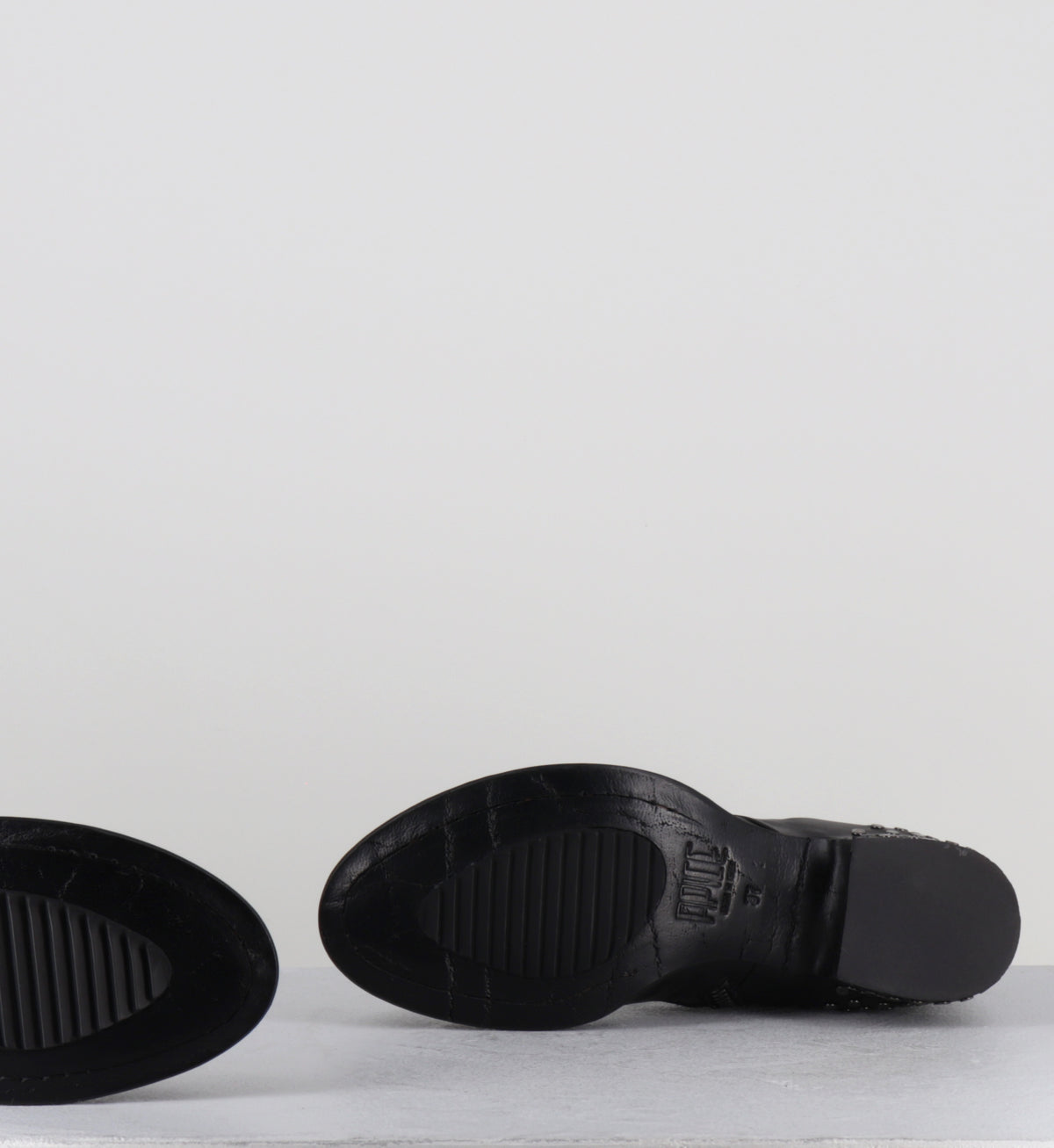 Bottines à lacets en cuir noir à clous - JOLE RIVET MOUSSE NERO
