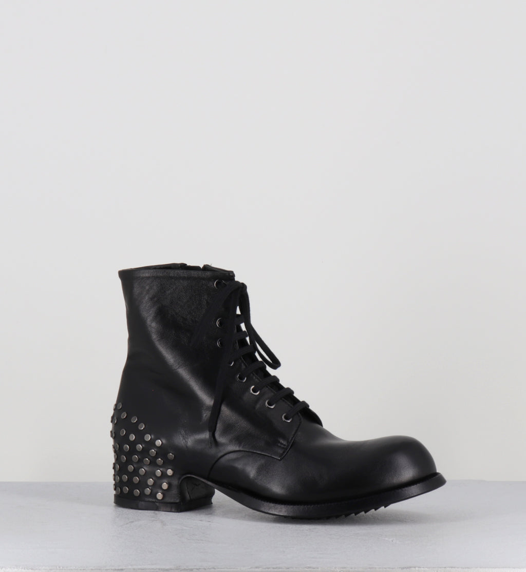 Bottines à lacets en cuir noir à clous - JOLE RIVET MOUSSE NERO