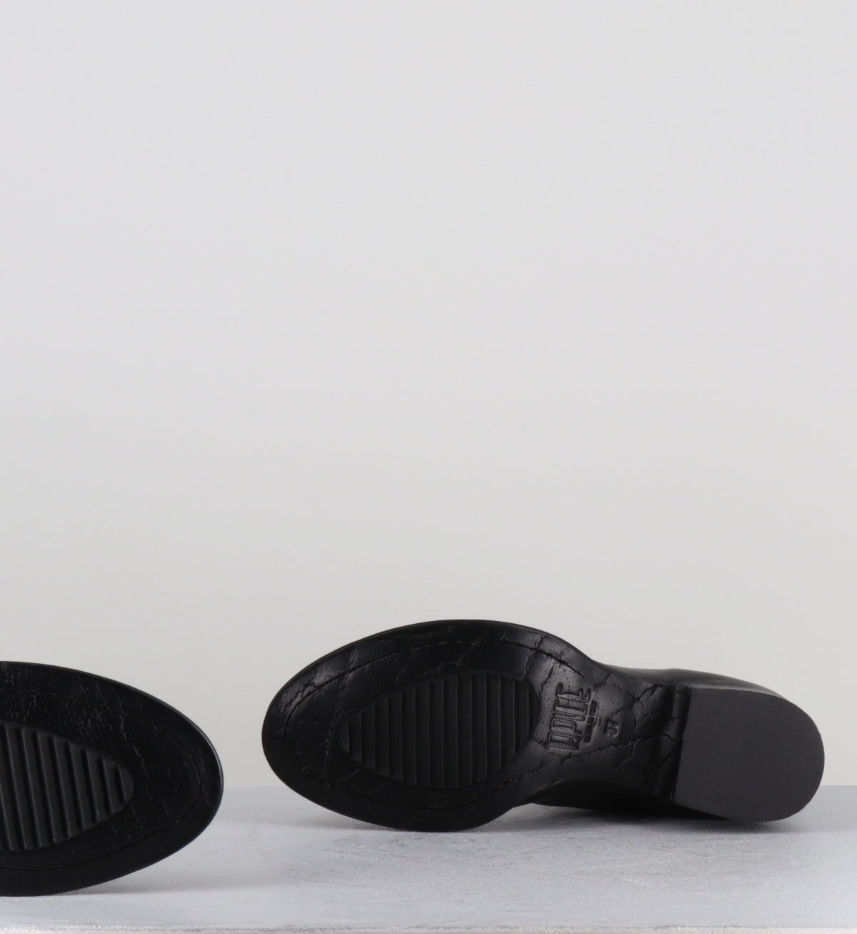 Bottines en cuir noir à zip - ZOE MOUSSE NERO