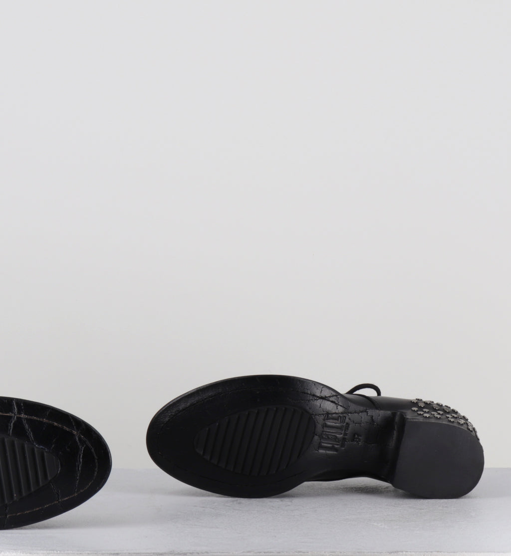 Derby à talon en cuir noir - SIRA RIVET MOUSSE NERO