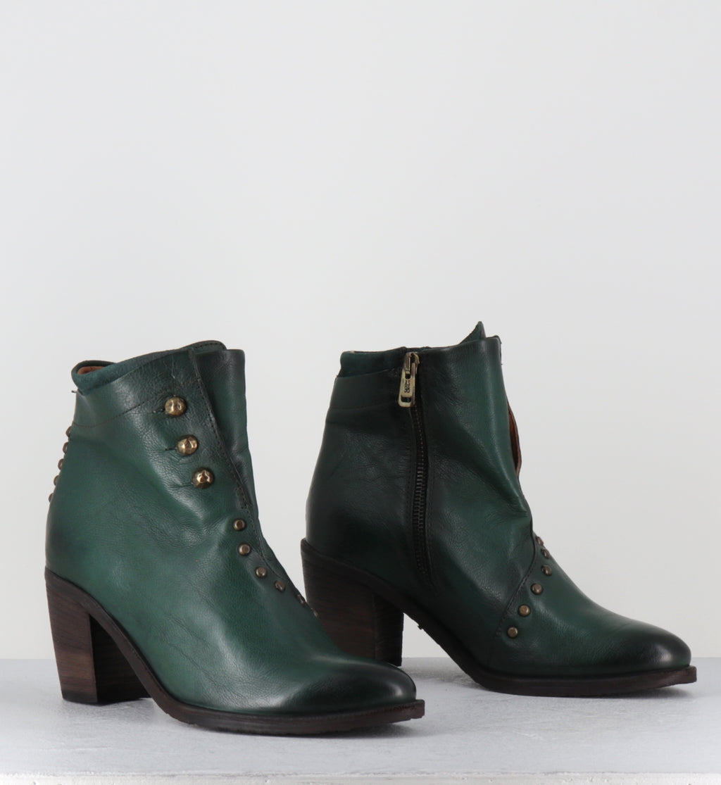 Boots en cuir vert à boutons dorés - 82220 RITHM BALSAMIC