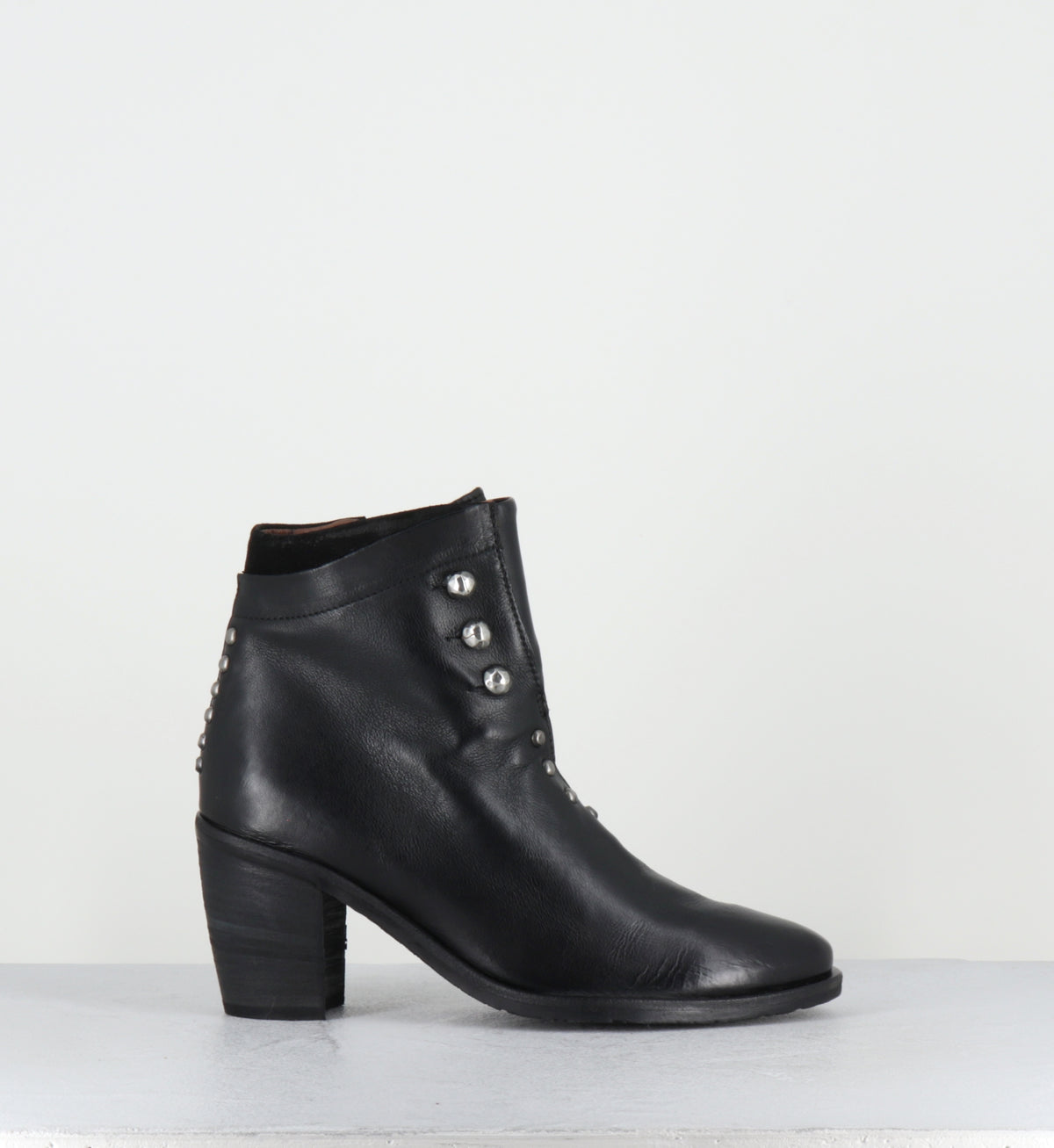 Boots en cuir noir à boutons argent - B82220 RITHM NERO