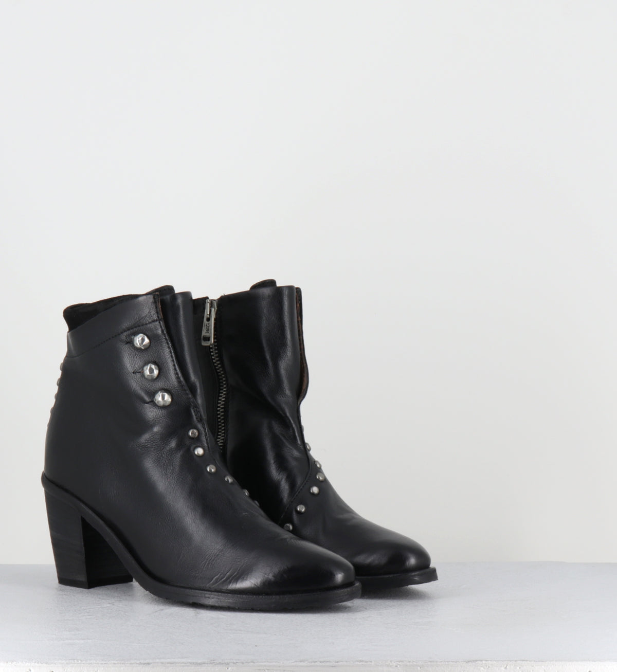 Boots en cuir noir à boutons argent - B82220 RITHM NERO