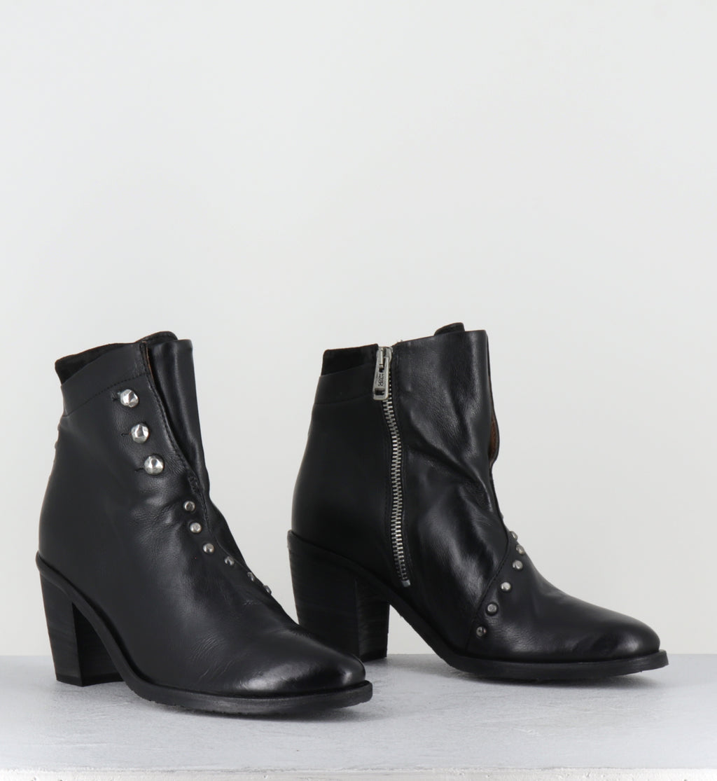 Boots en cuir noir à boutons argent - B82220 RITHM NERO
