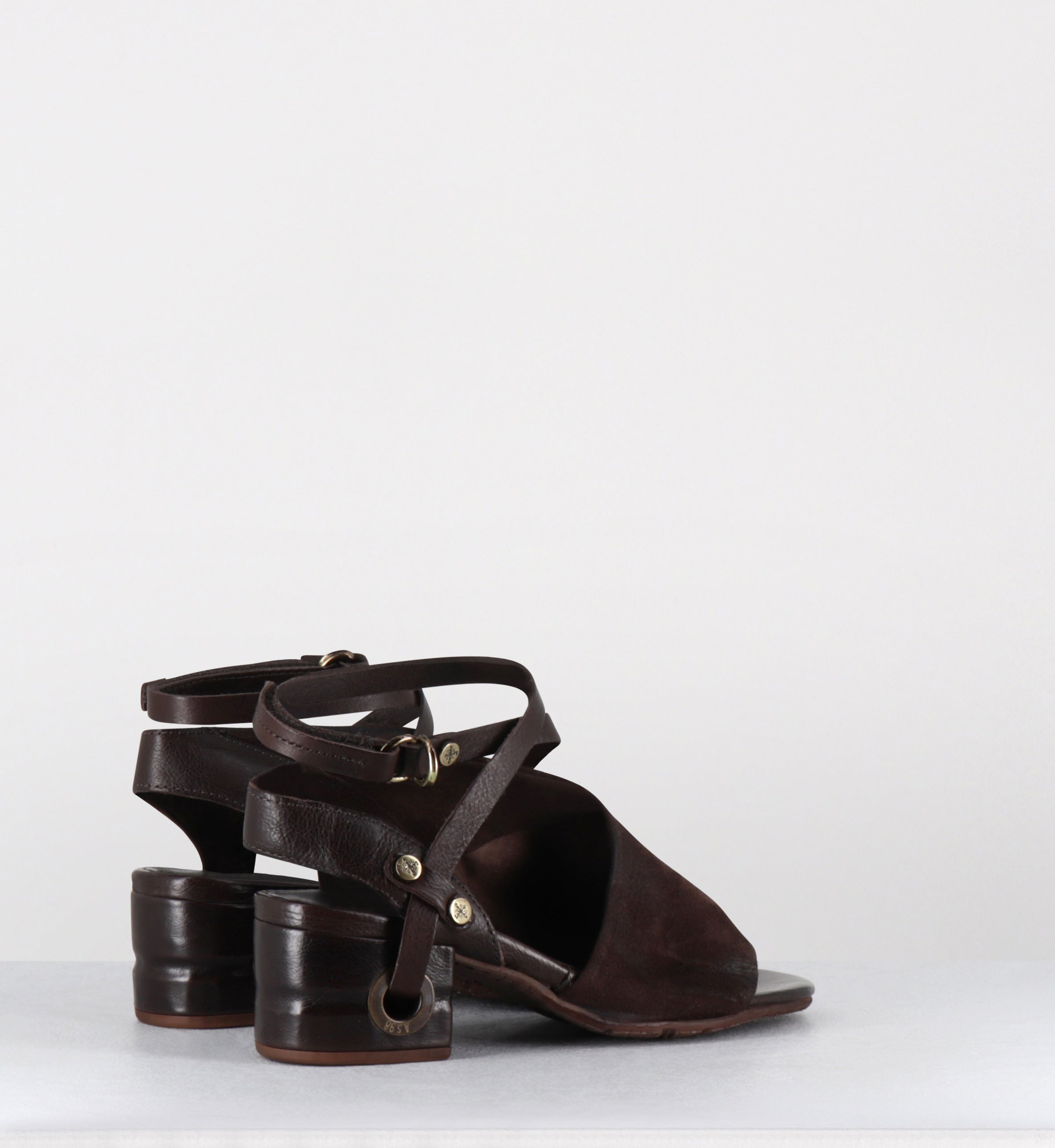 Sandales en daim marron asymétriques - C34003 EBANO TDM