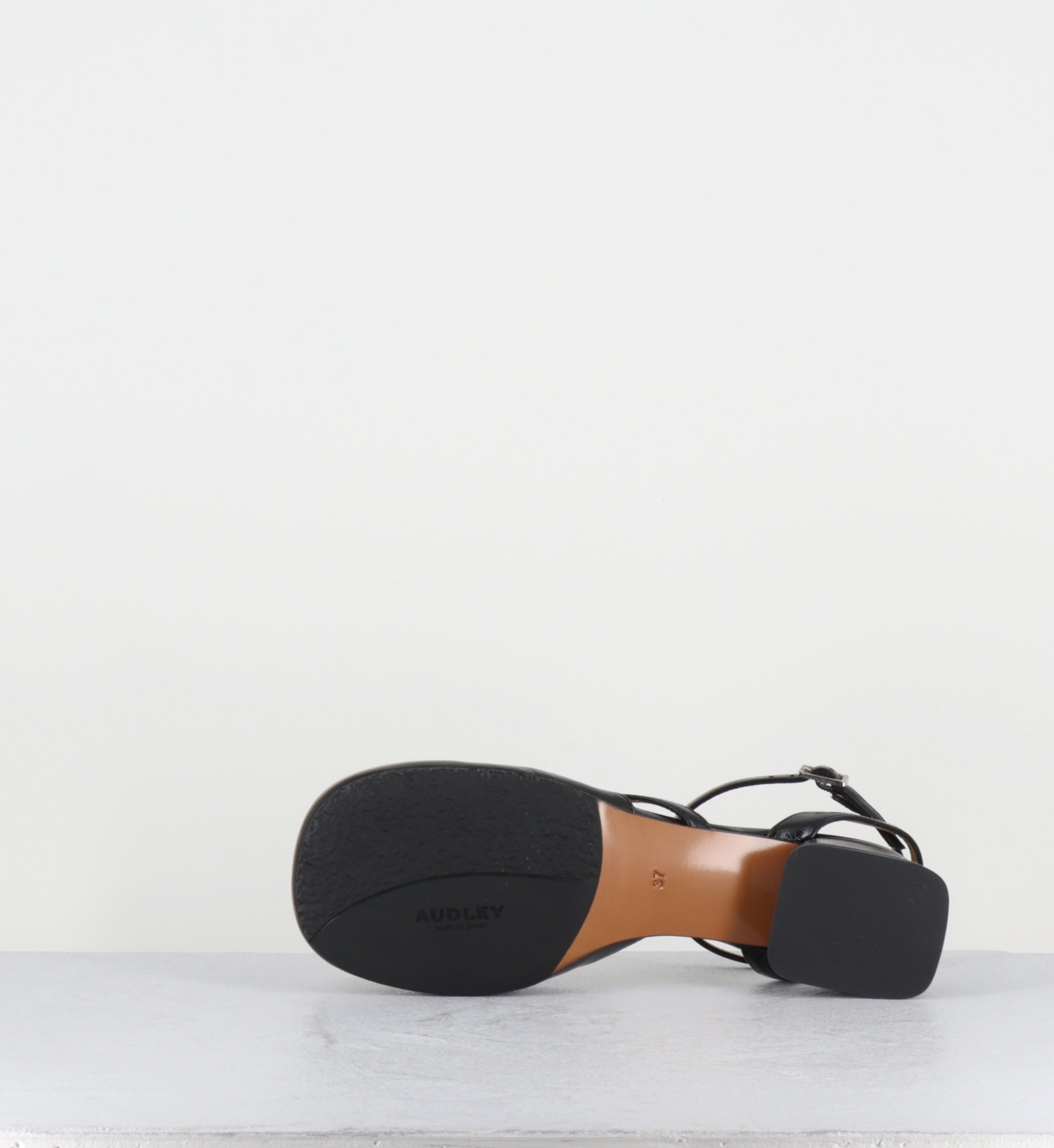 Babies en cuir vernis noir asymétriques - NOLA BLACK SOFTPLAK