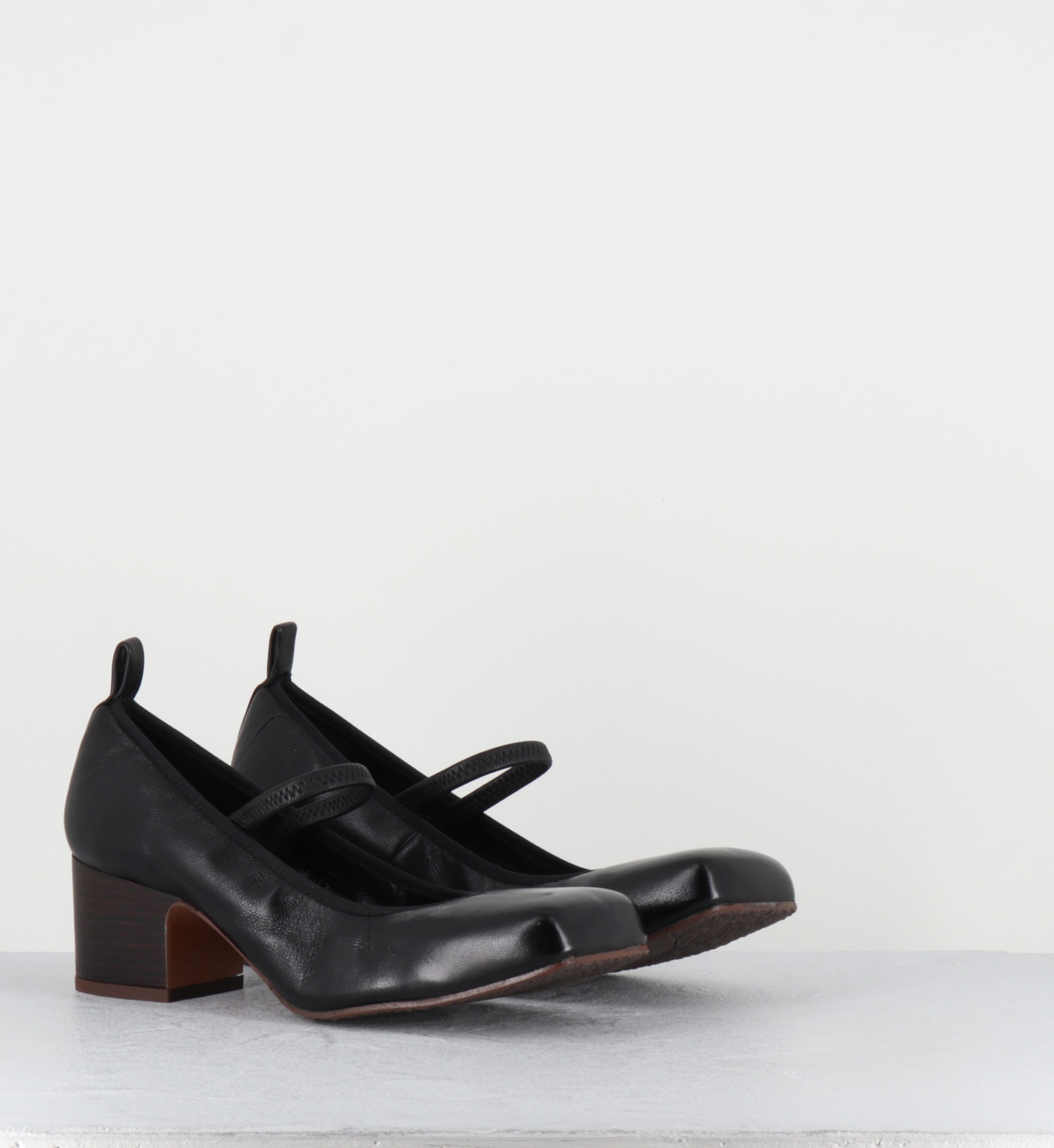 Escarpins élastique en cuir noir - REDA BLACK NAPPA