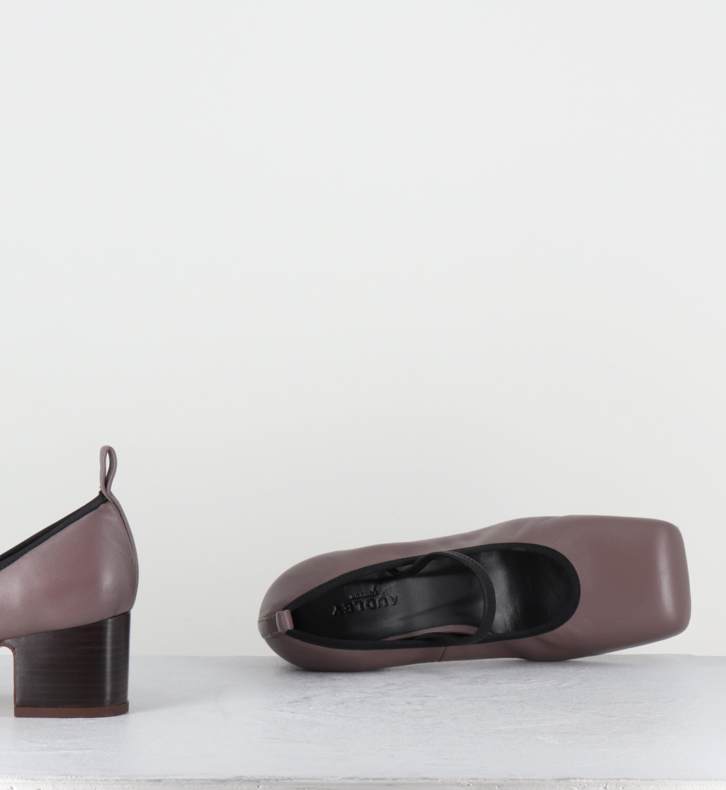 Escarpins élastique en cuir taupe - ERBE NAPPA VISON