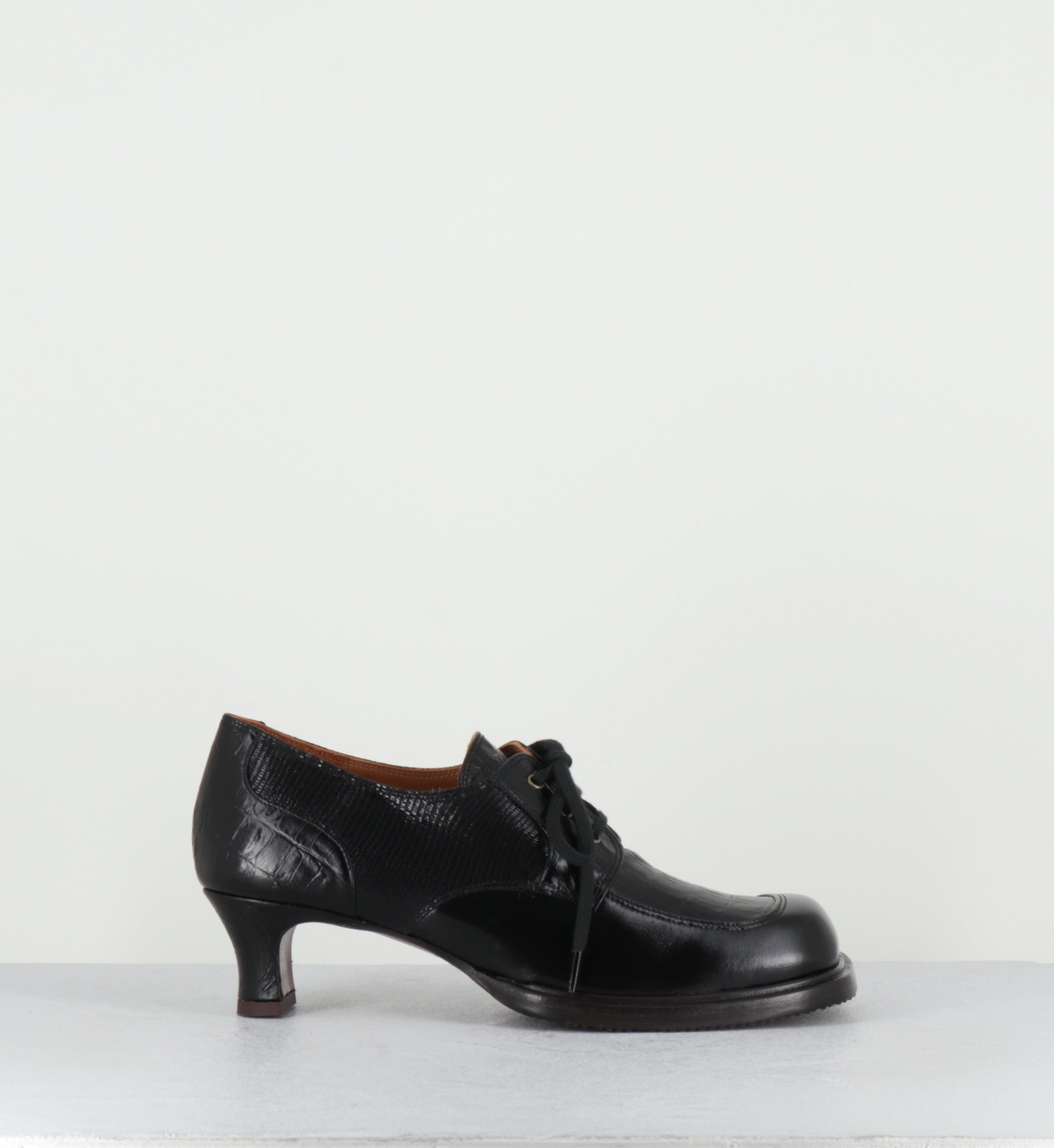 Derby à lacets à talon en cuir noir - BRAIAN RAMONA NEGRO