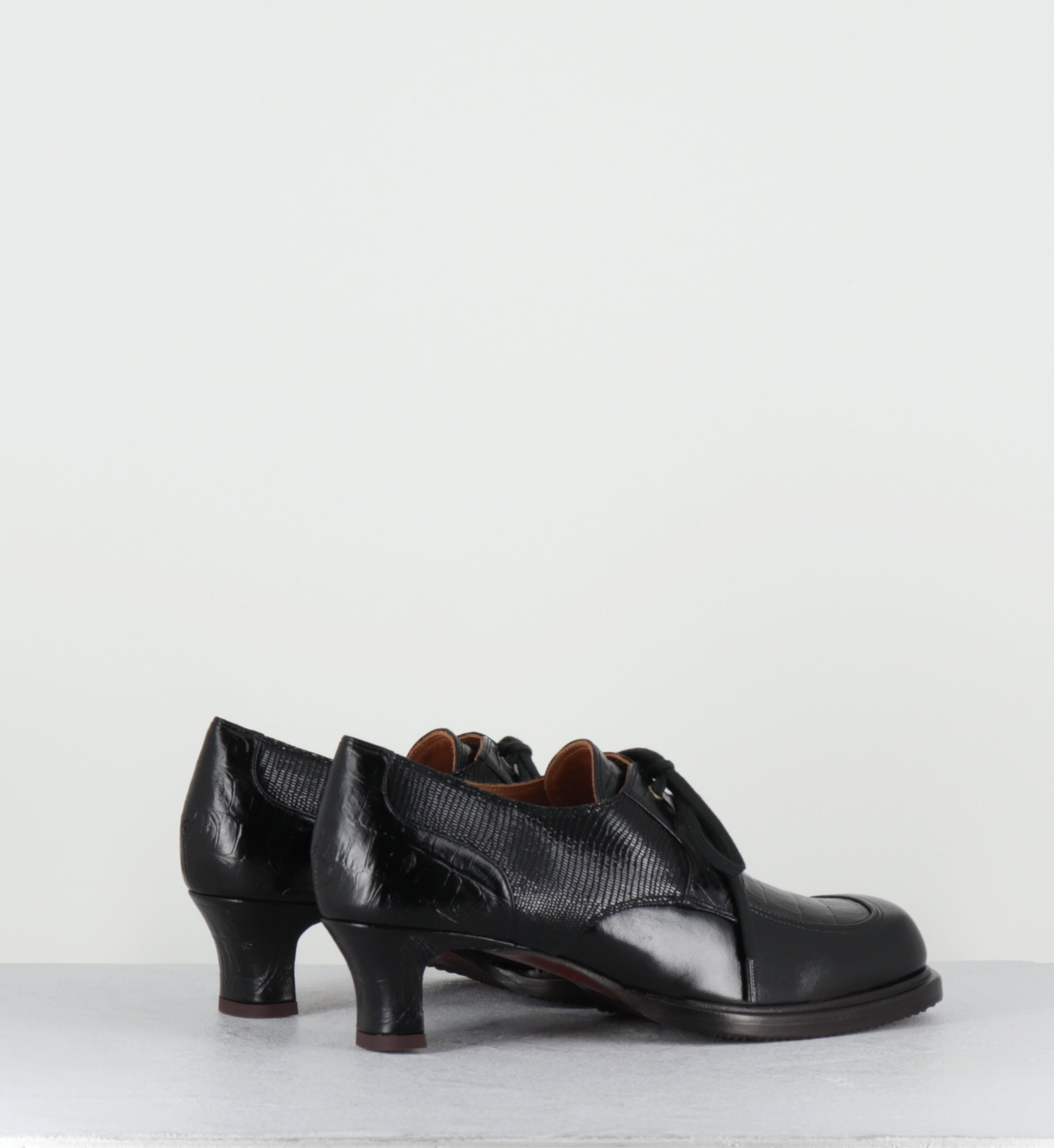 Derby à lacets à talon en cuir noir - BRAIAN RAMONA NEGRO