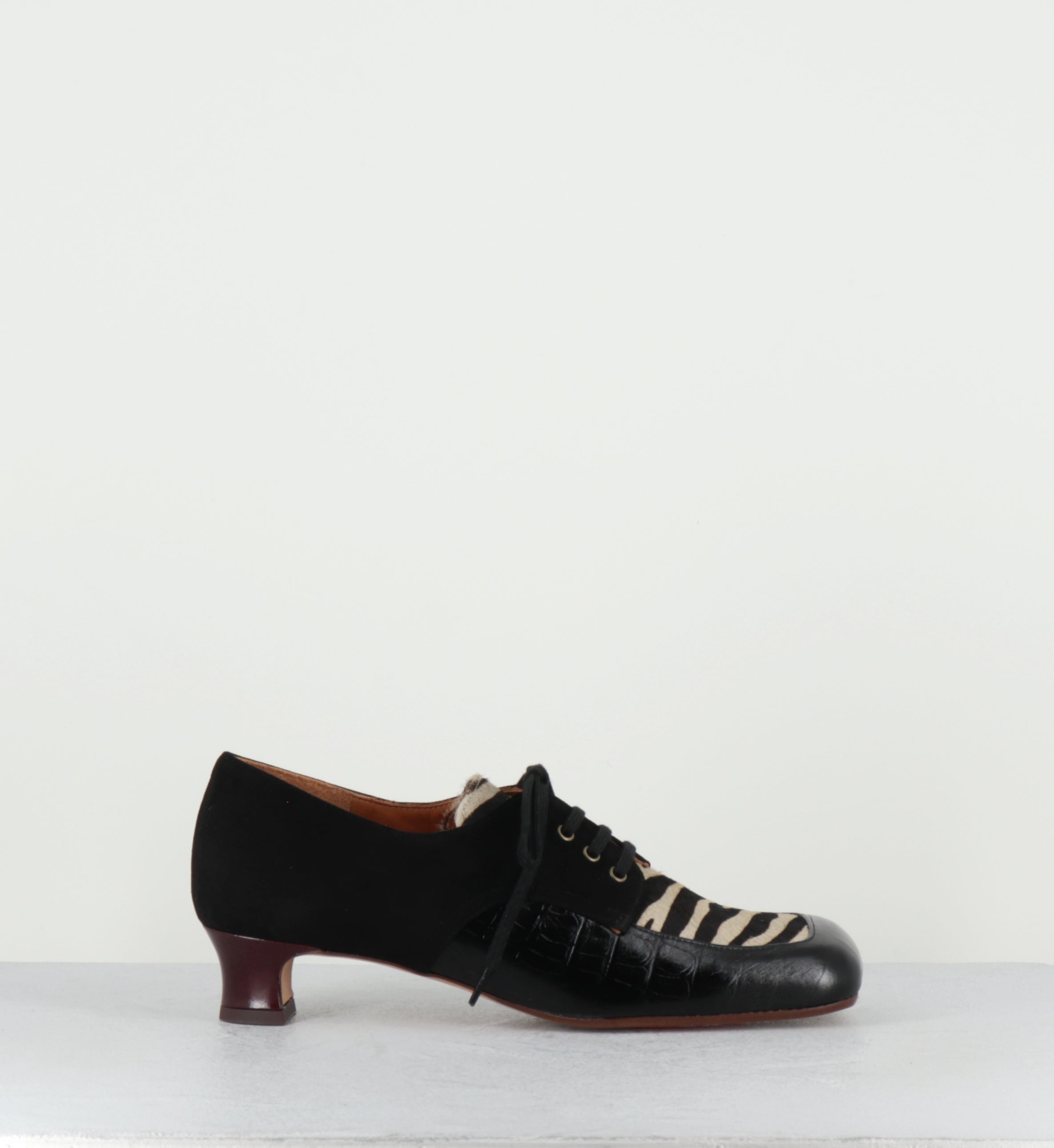 Chaussures à lacets cuir noir et zèbre - IZMAYA KRAKOVA NEGRO