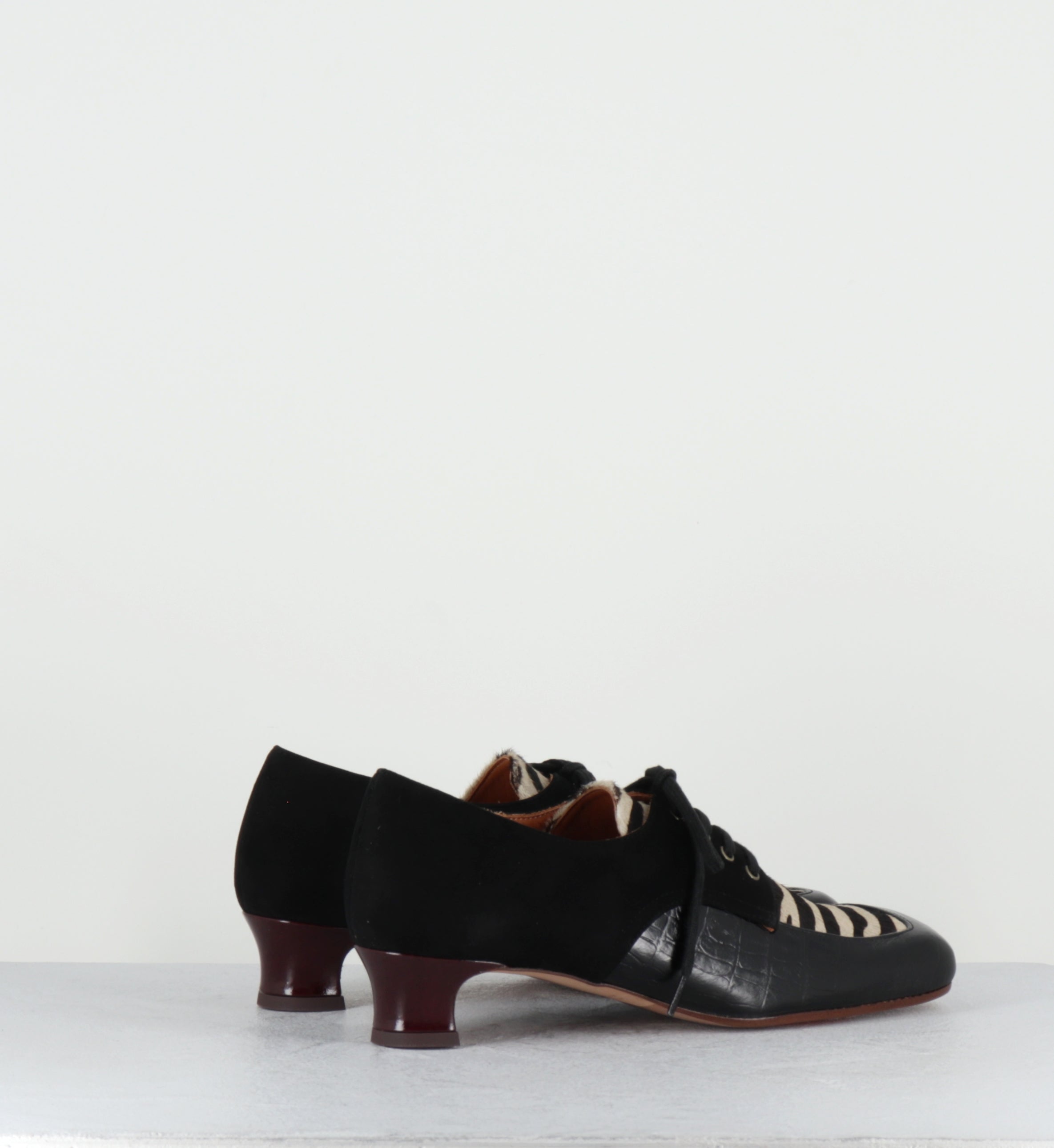 Chaussures à lacets cuir noir et zèbre - IZMAYA KRAKOVA NEGRO