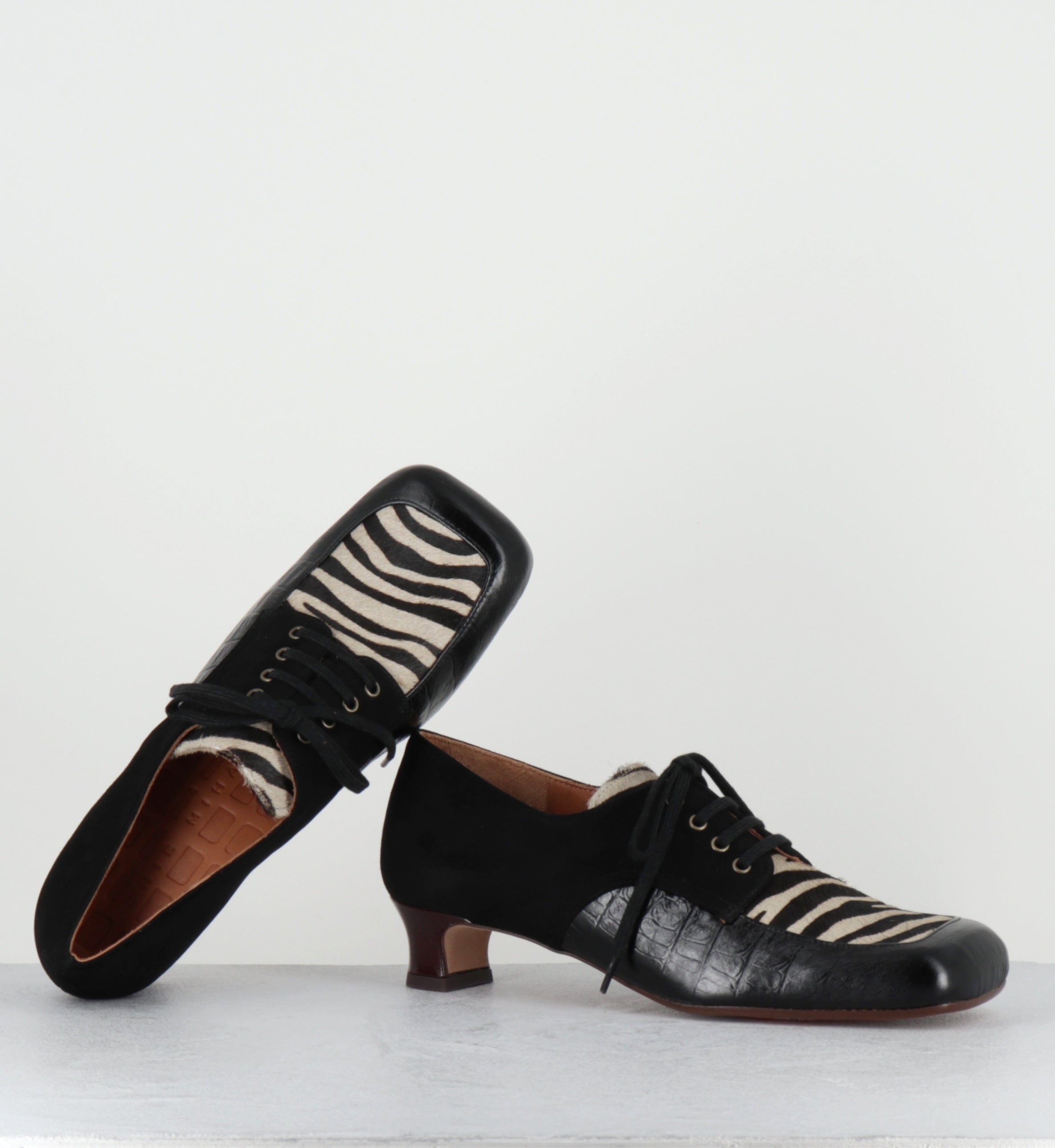Chaussures à lacets cuir noir et zèbre - IZMAYA KRAKOVA NEGRO