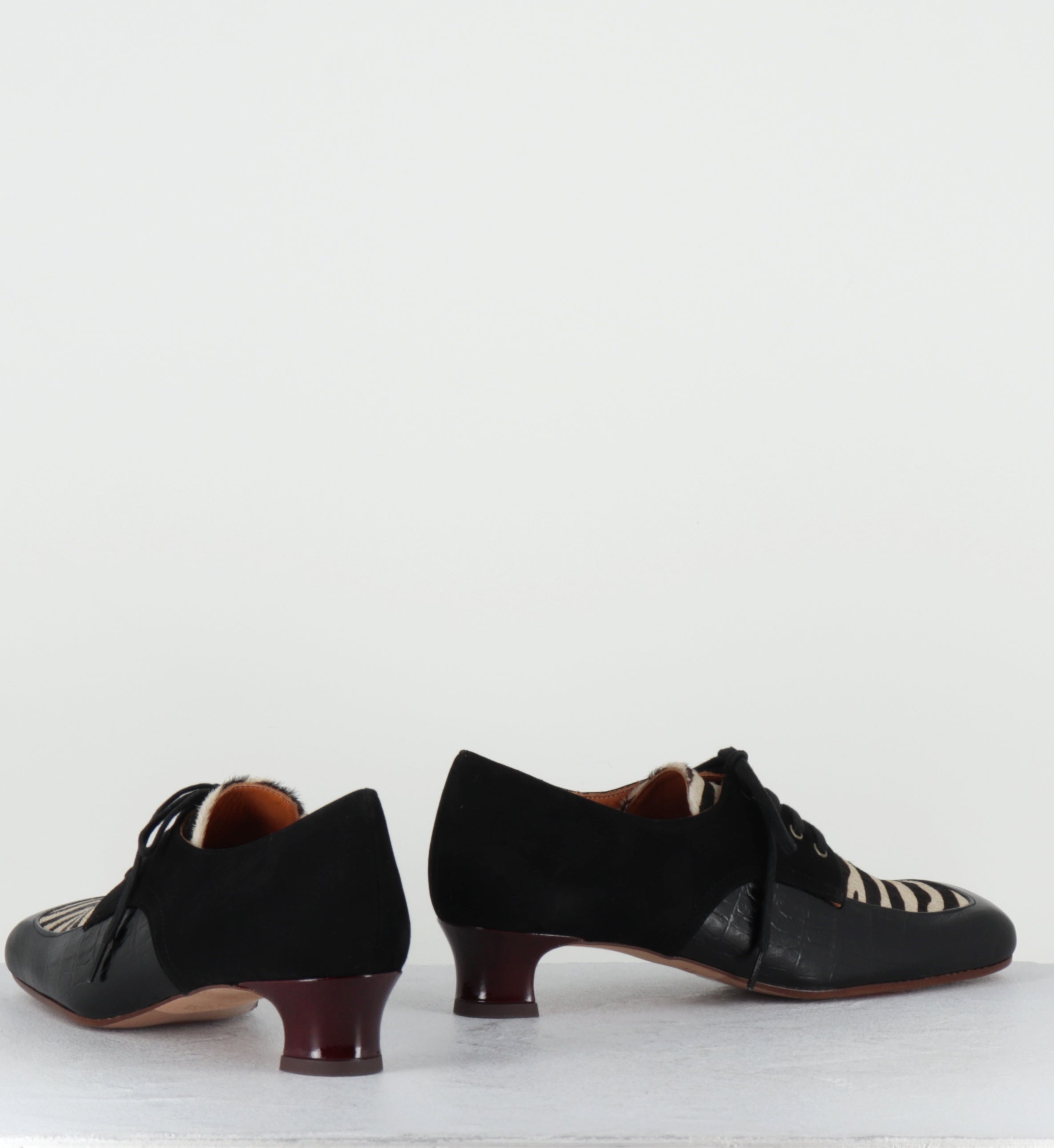 Chaussures à lacets cuir noir et zèbre - IZMAYA KRAKOVA NEGRO