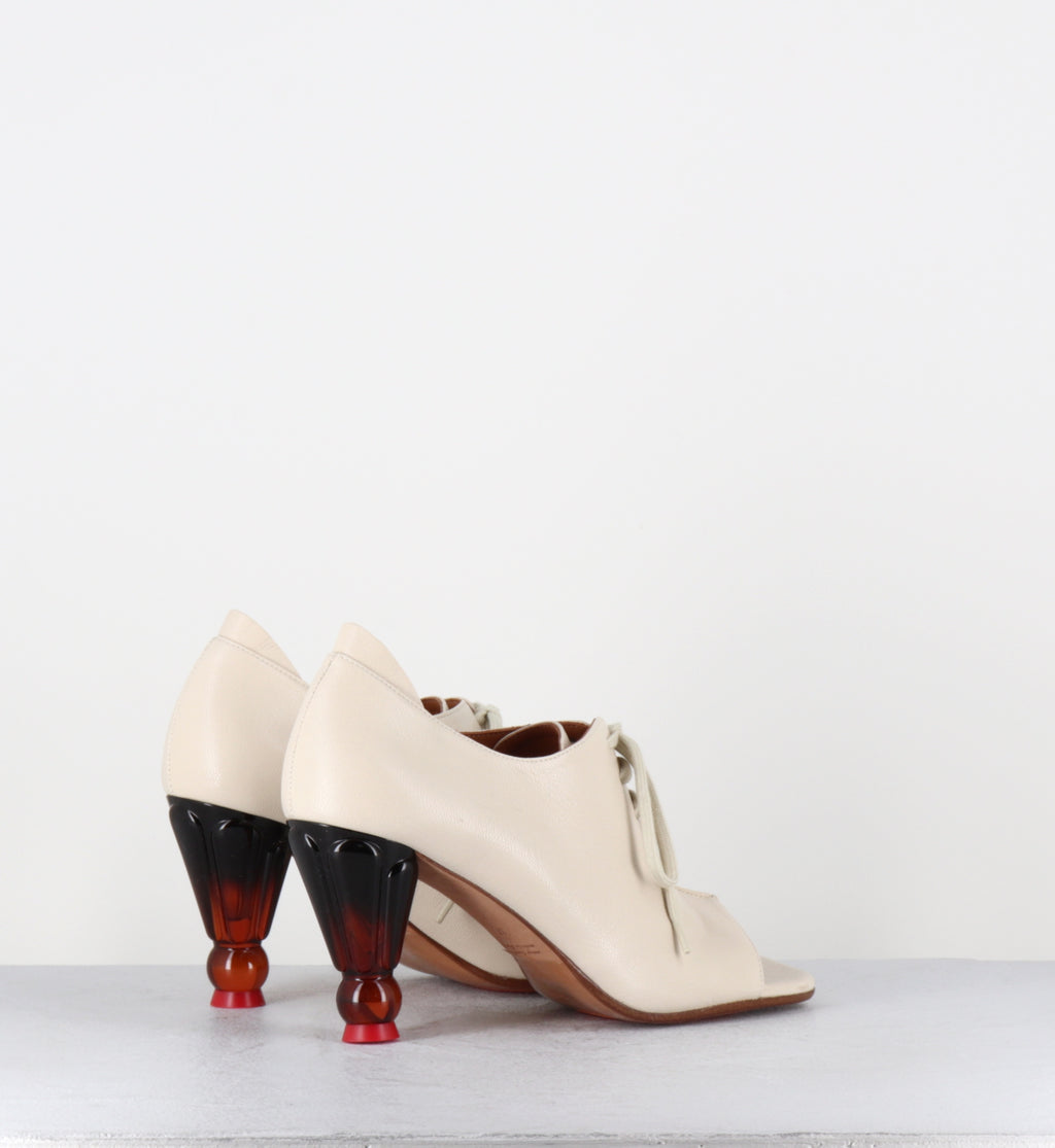 Open-boots en cuir blanc cassé talon plexi - UTILITY KIMERA LECHE
