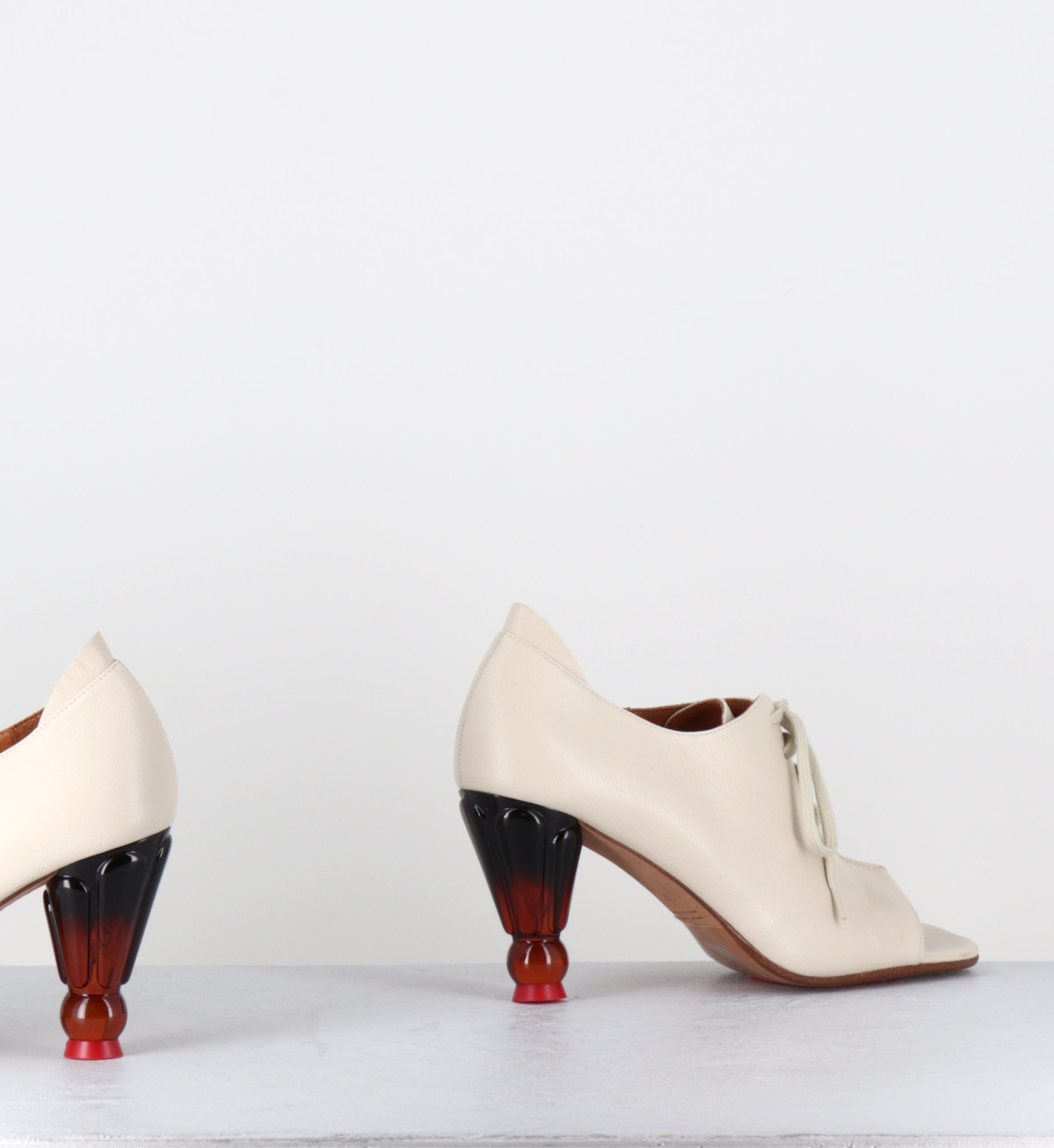 Open-boots en cuir blanc cassé talon plexi - UTILITY KIMERA LECHE