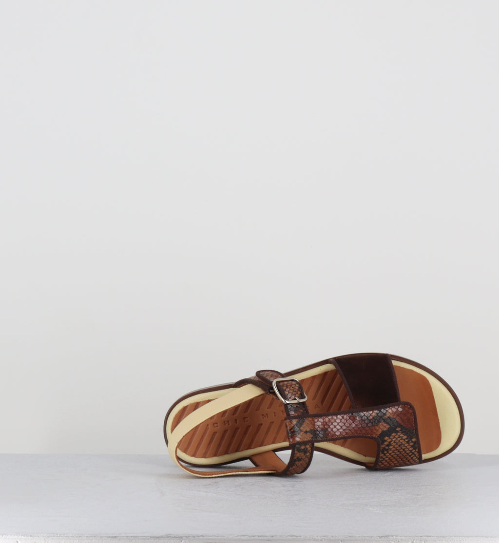 Sandales plates en cuir marron - WABIL48 PIEL COLOR5