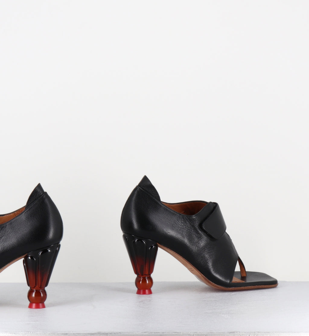 Open toe tong en cuir noir - UZONO KIMERA NEGRO