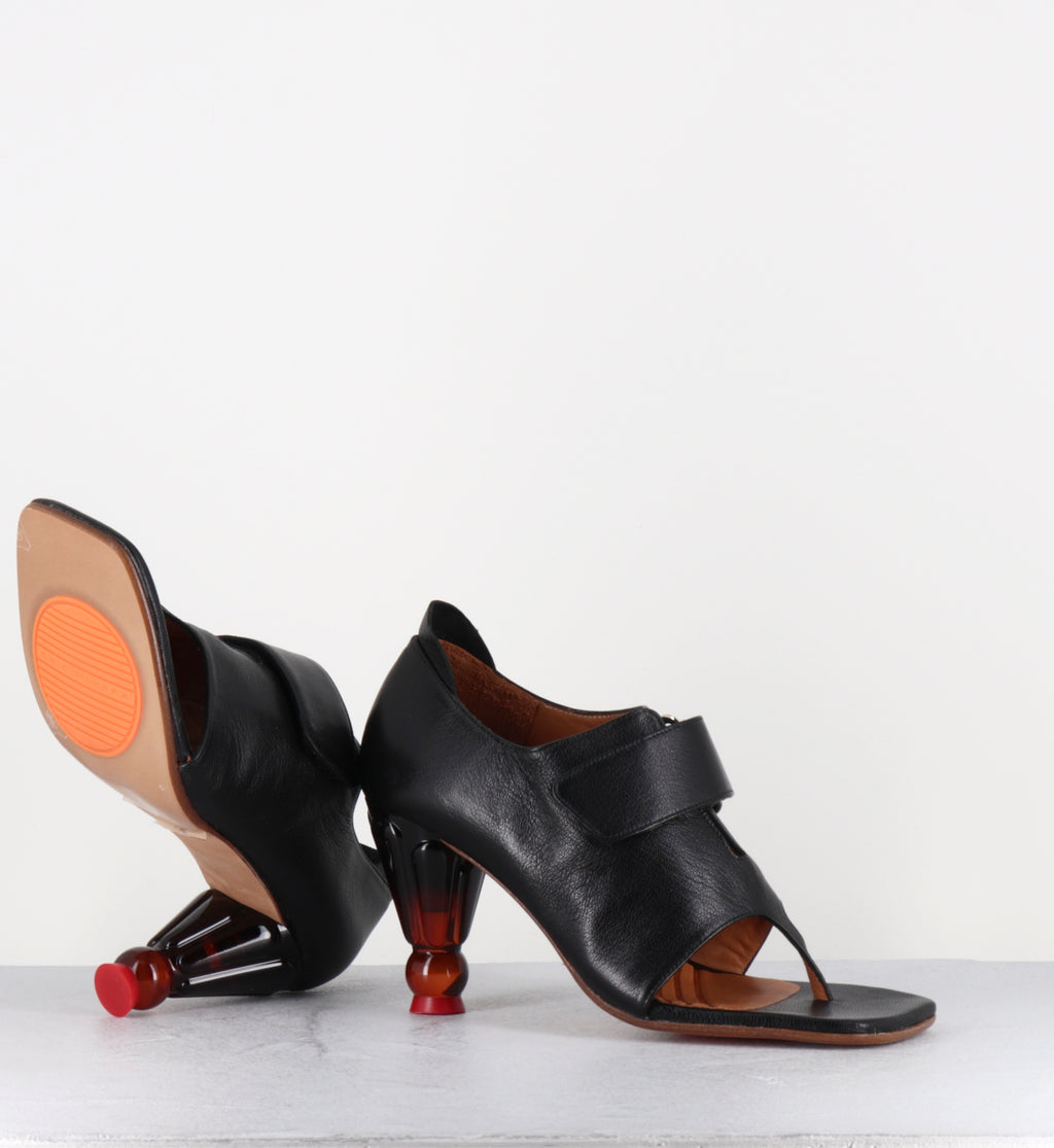 Open toe tong en cuir noir - UZONO KIMERA NEGRO