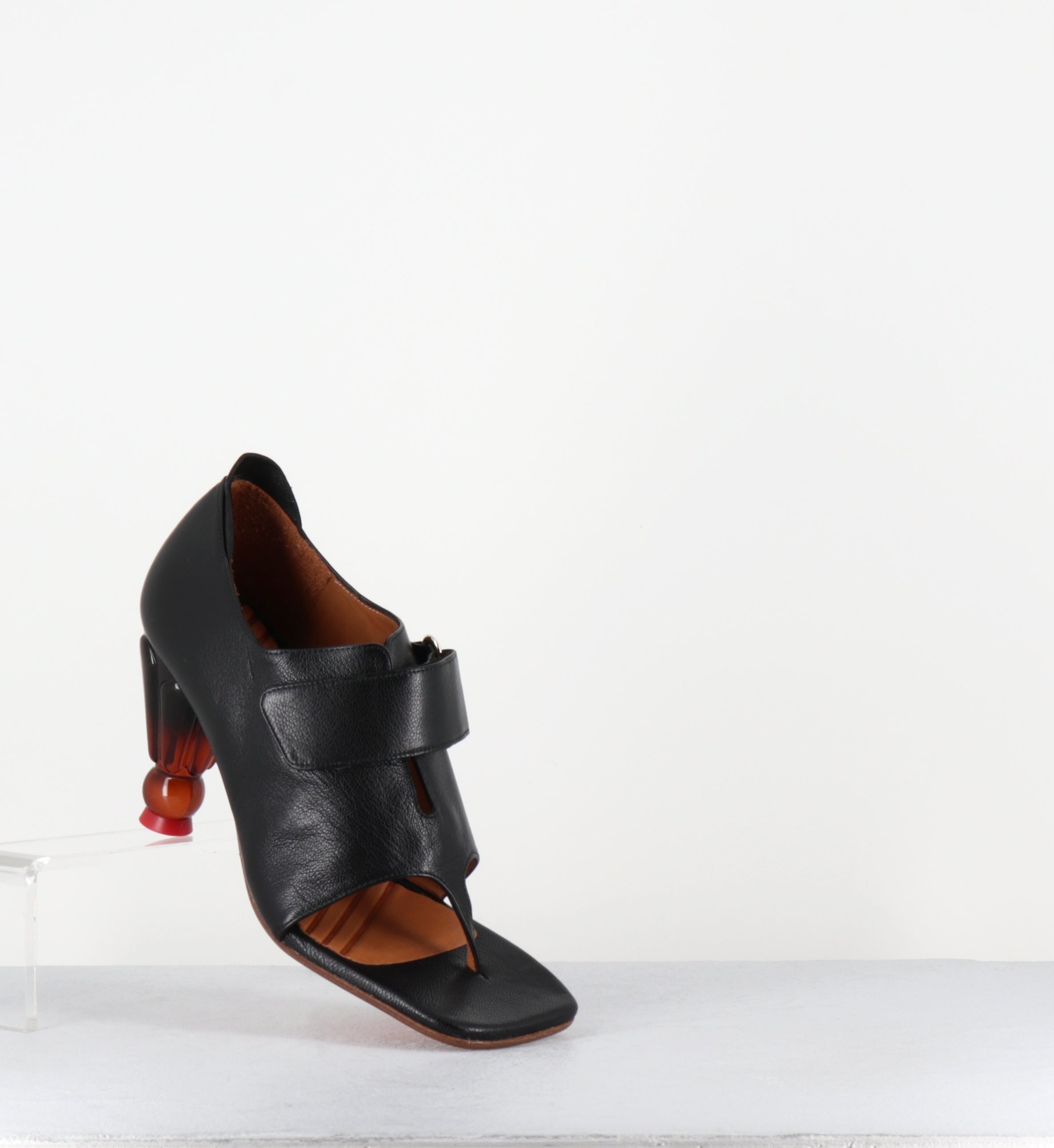 Open toe tong en cuir noir - UZONO KIMERA NEGRO