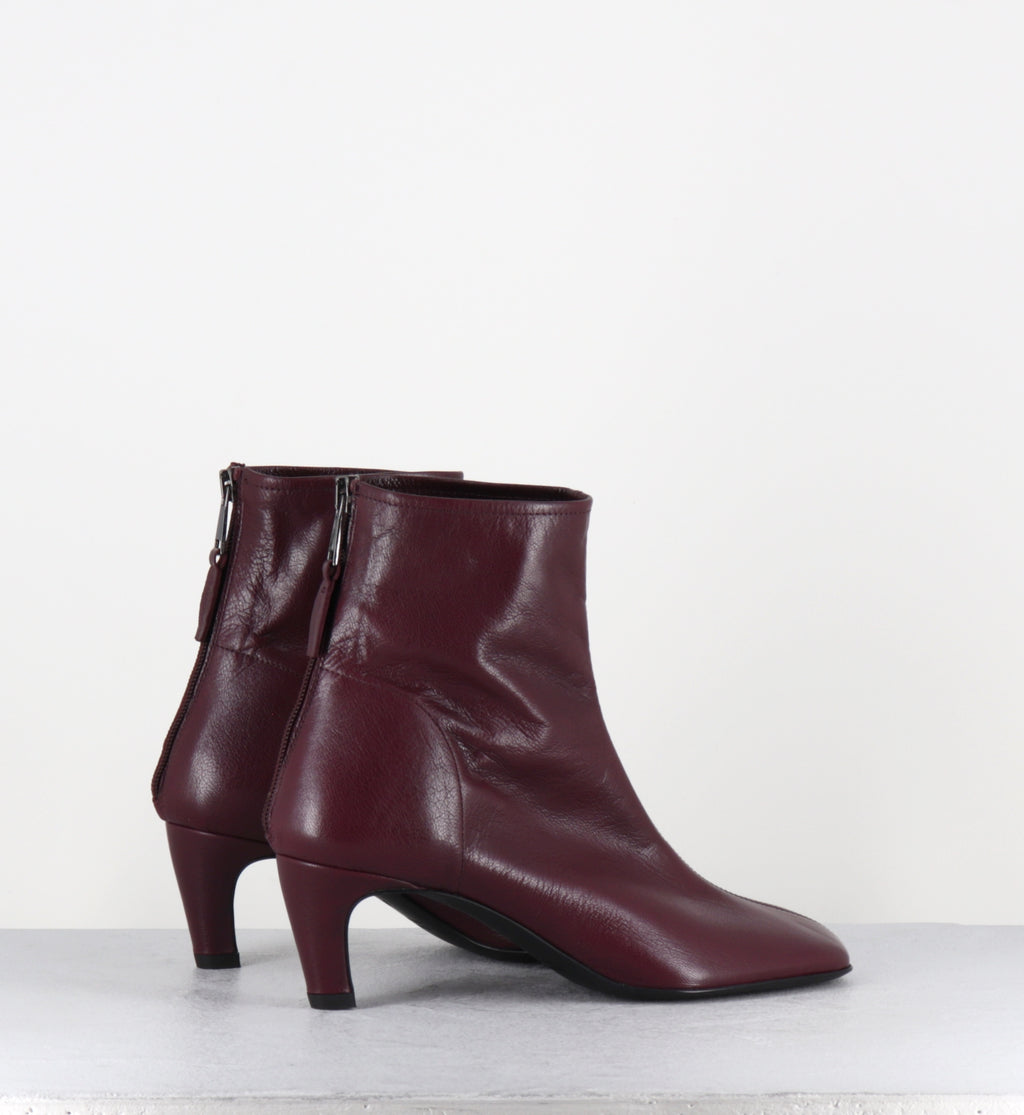 Boots en cuir prune bout carré - E4643 GLOVE WINE