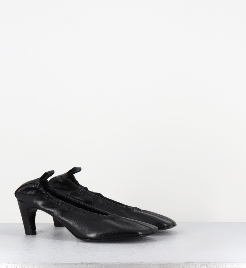 Escarpins en cuir noir à élastique - E4659 GLOVE NERO