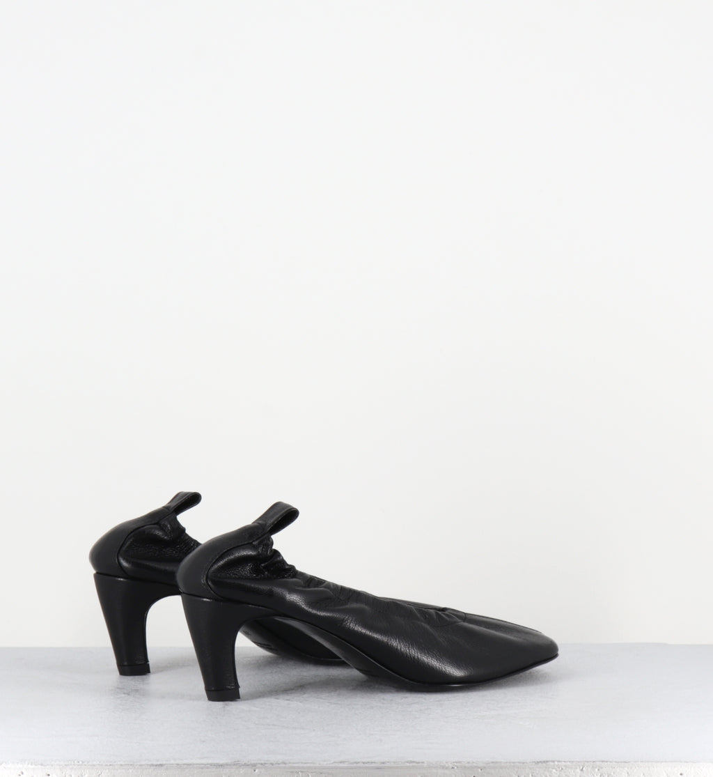 Escarpins en cuir noir à élastique - E4659 GLOVE NERO