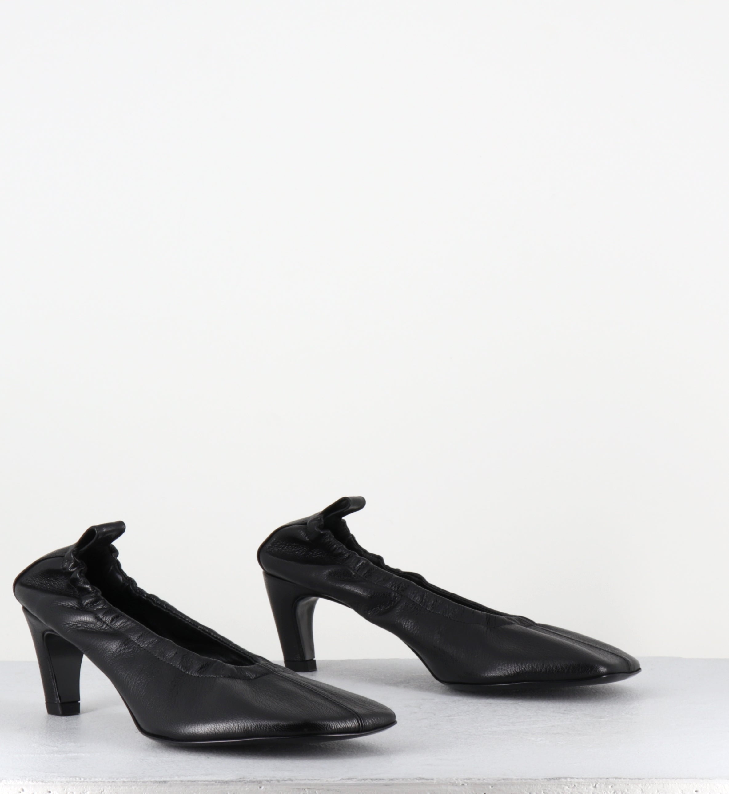 Escarpins en cuir noir à élastique - E4659 GLOVE NERO