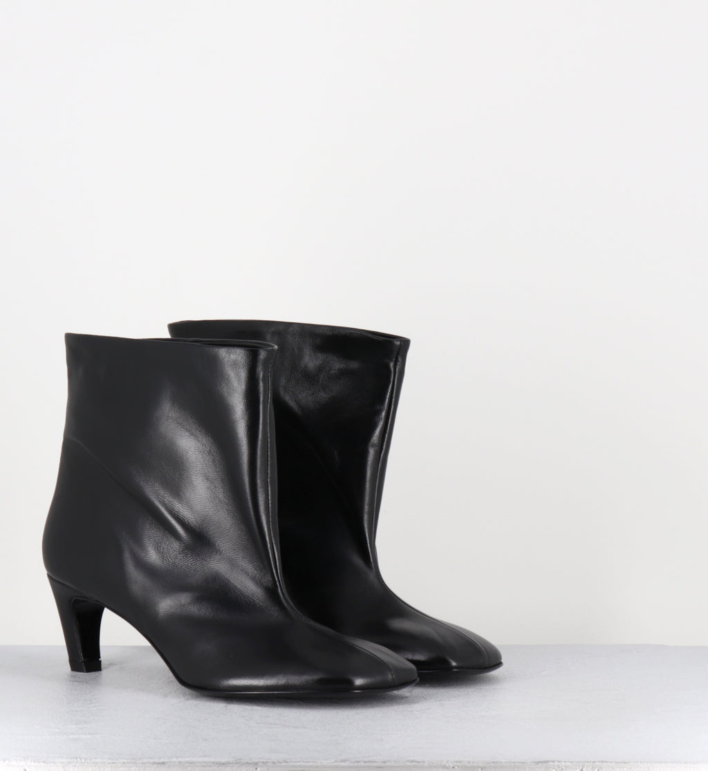Boots larges en cuir noir bout carré - E4641 CHARME NERO