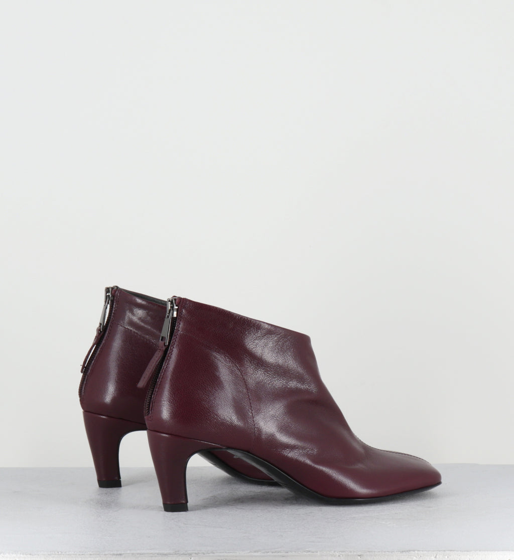 Boots courtes en cuir pune - E4763 GLOVE WINE