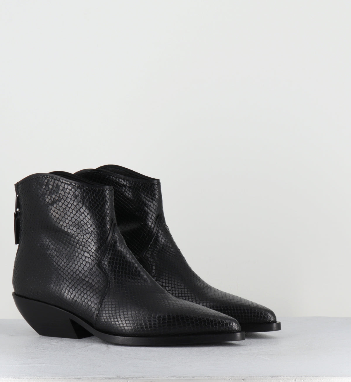 Boots santiag courtes en cuir serpent noir - E4023 TIBET NERO