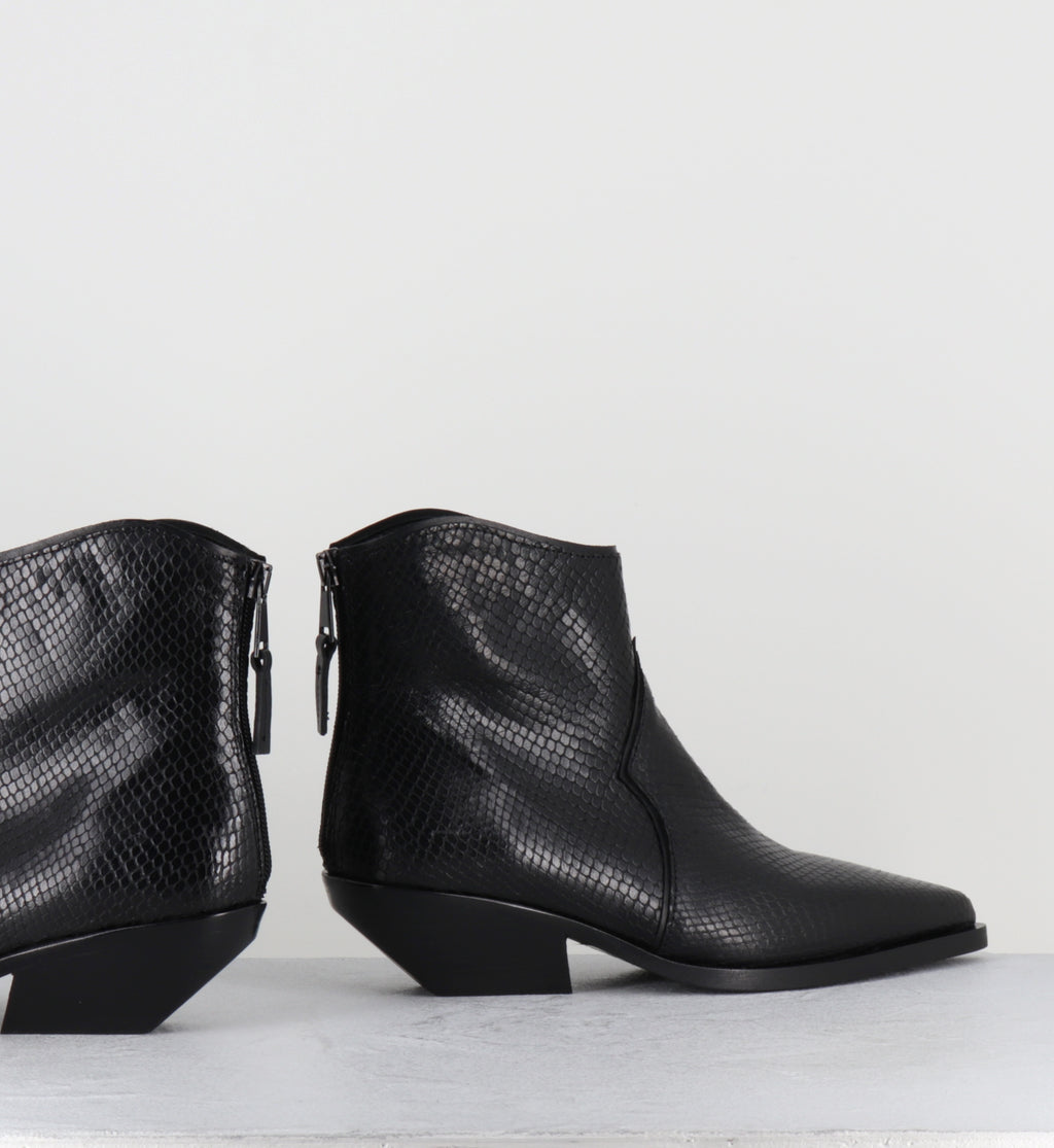 Boots santiag courtes en cuir serpent noir - E4023 TIBET NERO