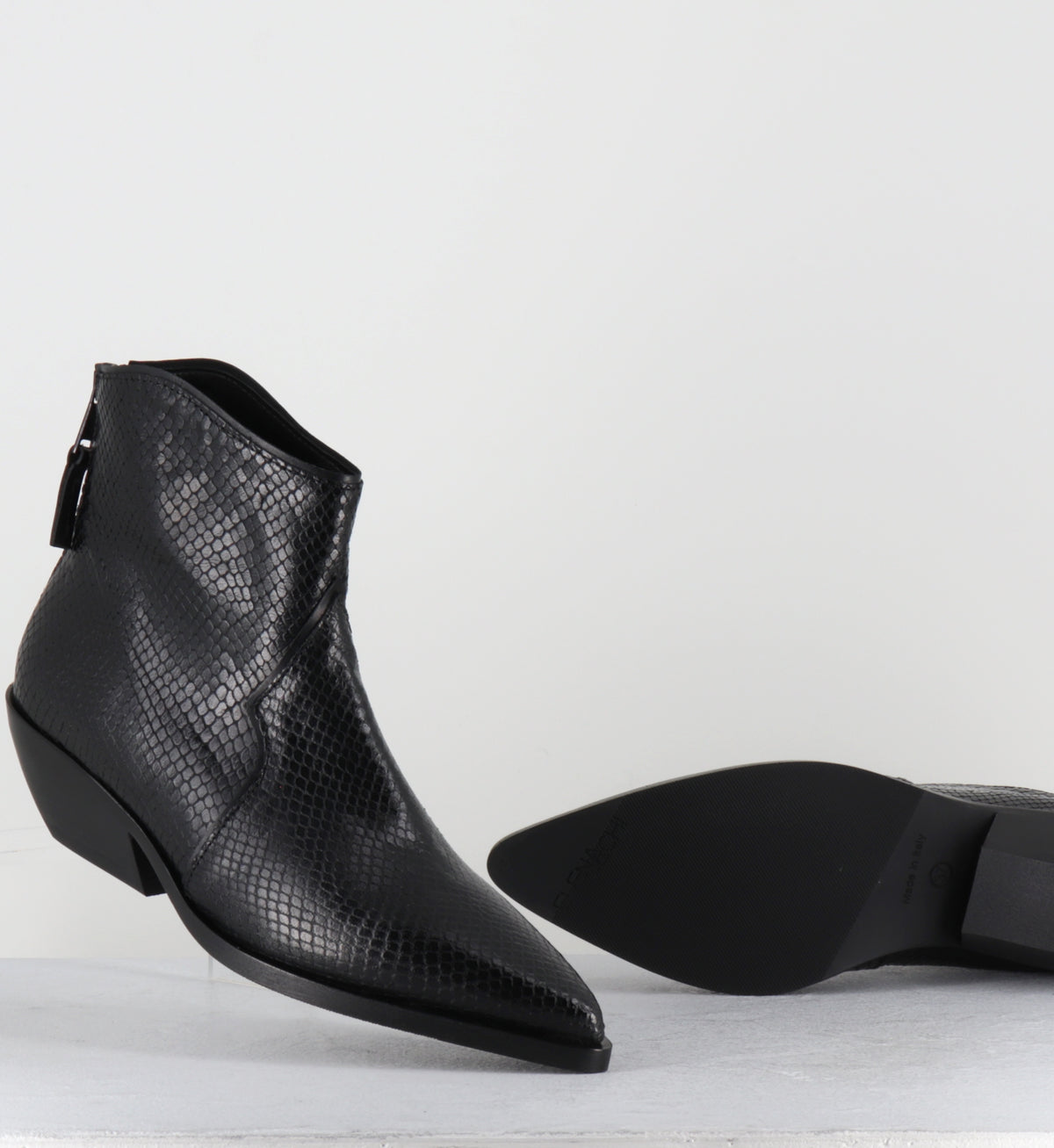 Boots santiag courtes en cuir serpent noir - E4023 TIBET NERO