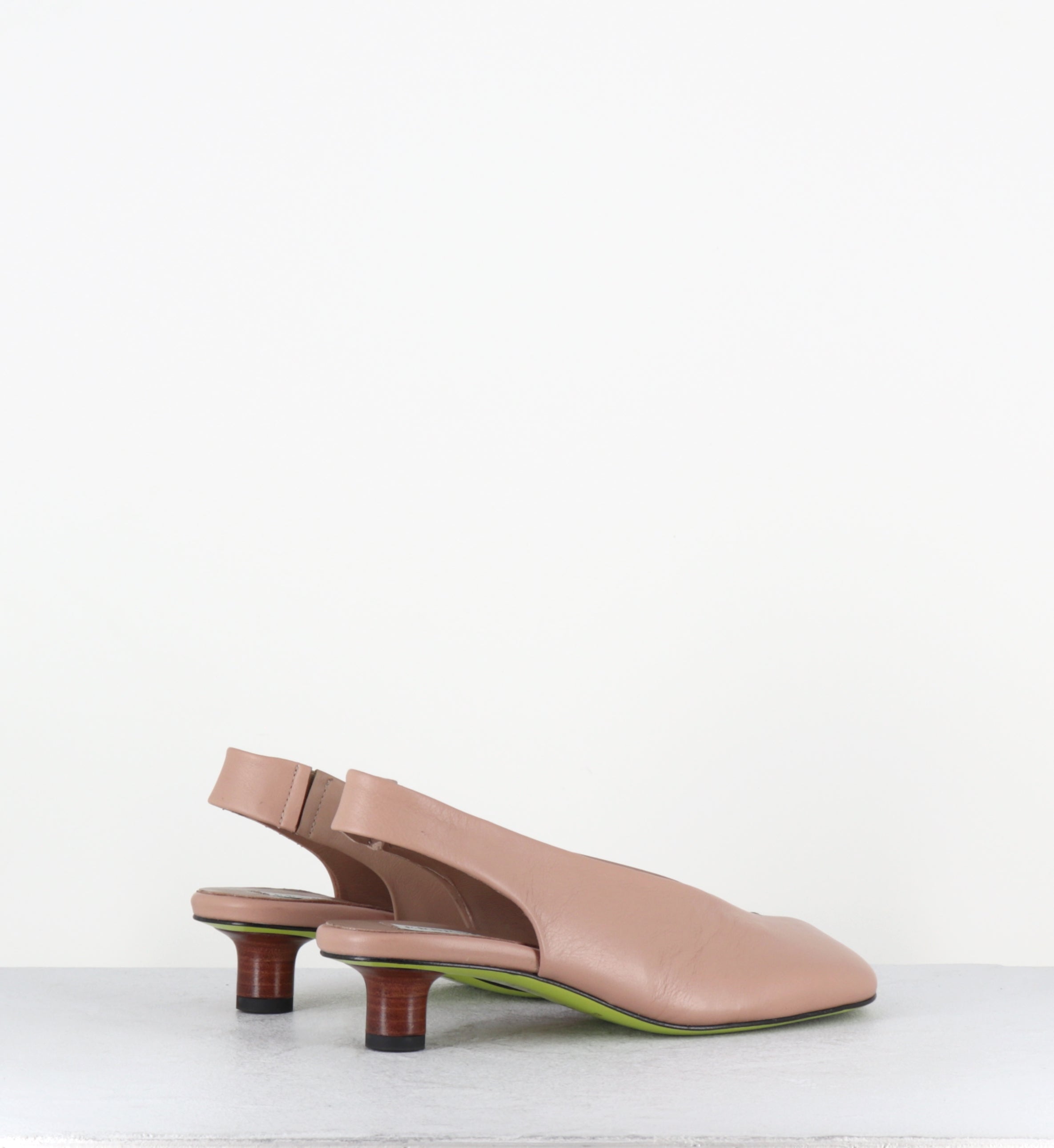 Escarpins slingback en cuir nude petit talon rouge - DLIN02 RIDA CIPRIA