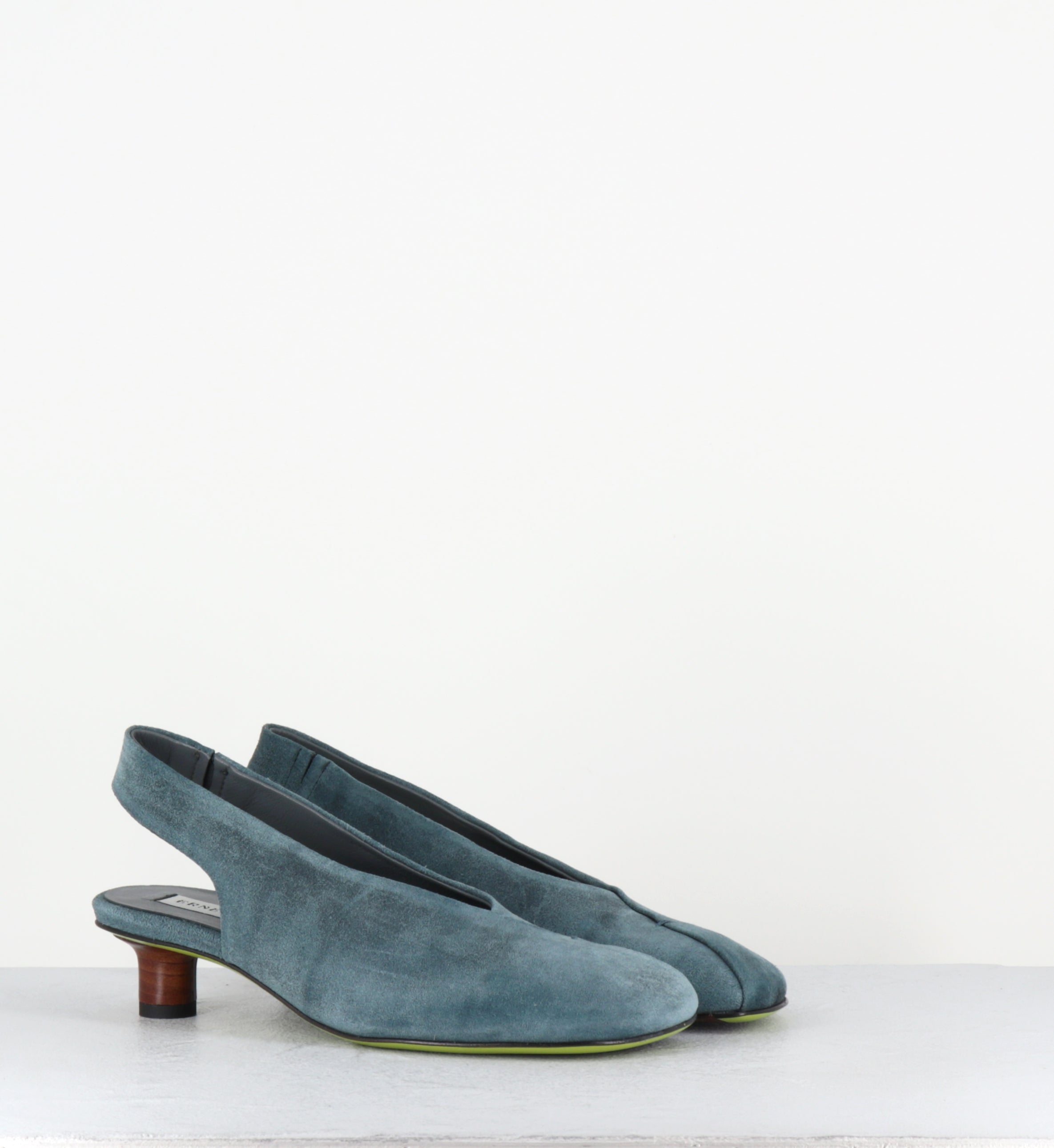 Escarpins slingback en daim bleu jean petit talon rouge - DLIN02 BAD CERULEO