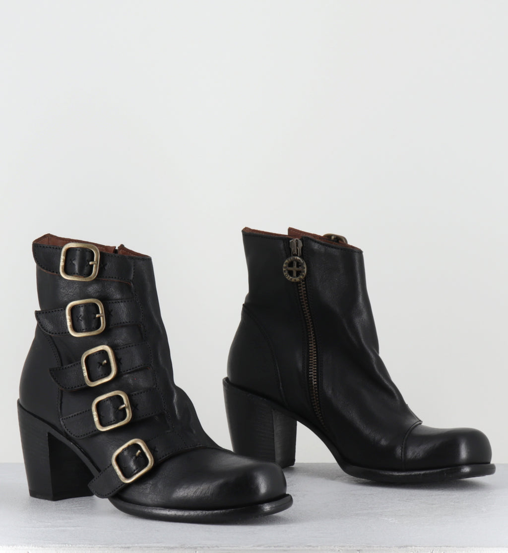 Boots à boucles en cuir noir - ONTID KURNI NERO