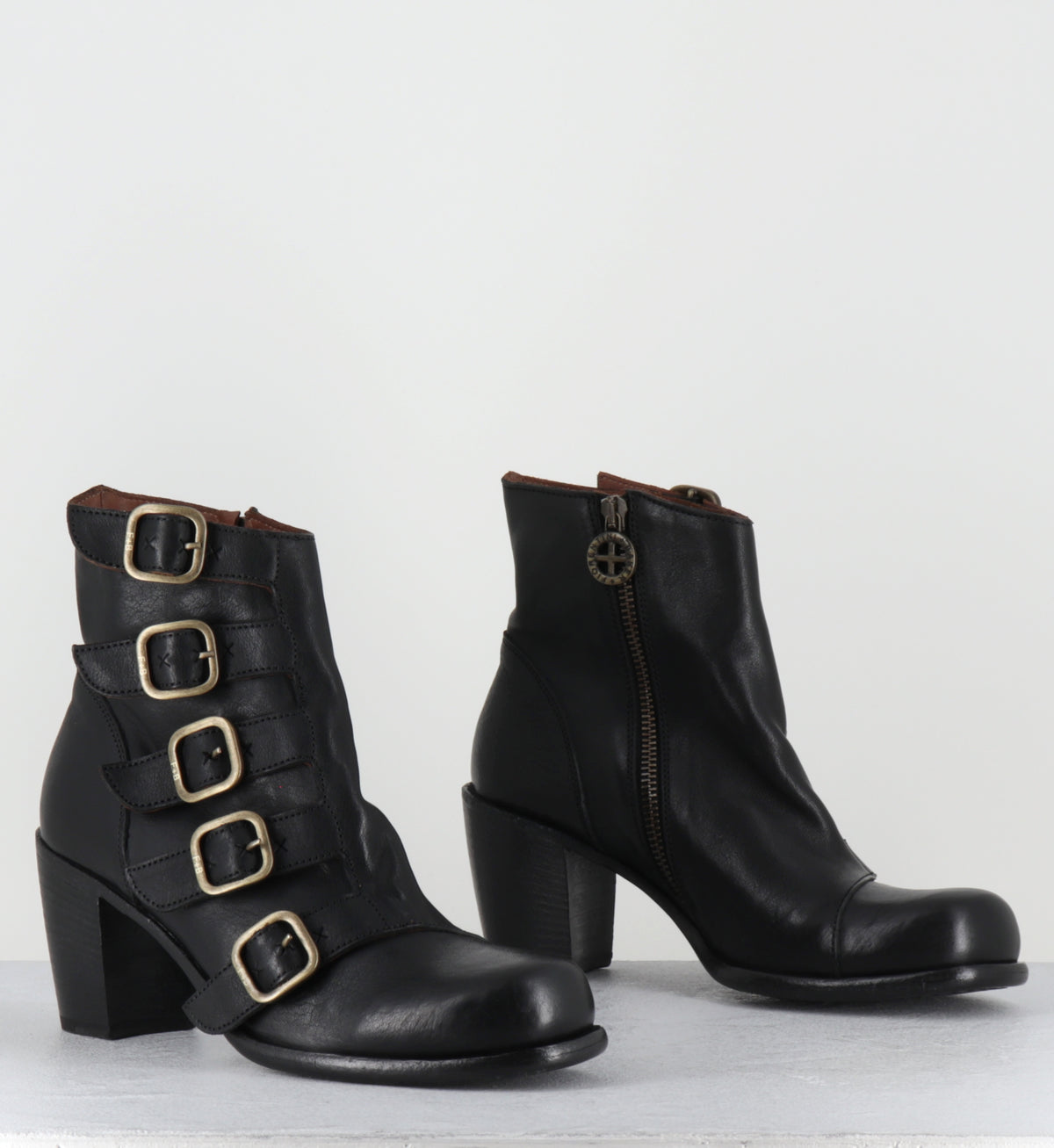 Boots à boucles en cuir noir - ONTID KURNI NERO