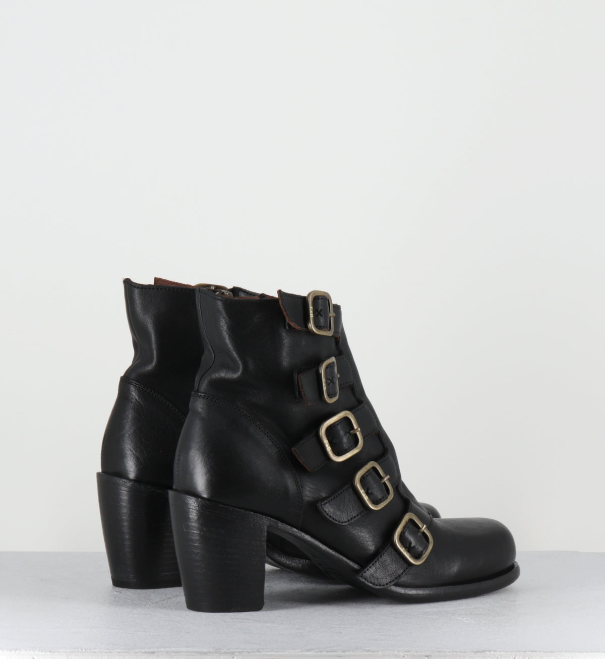 Boots à boucles en cuir noir - ONTID KURNI NERO
