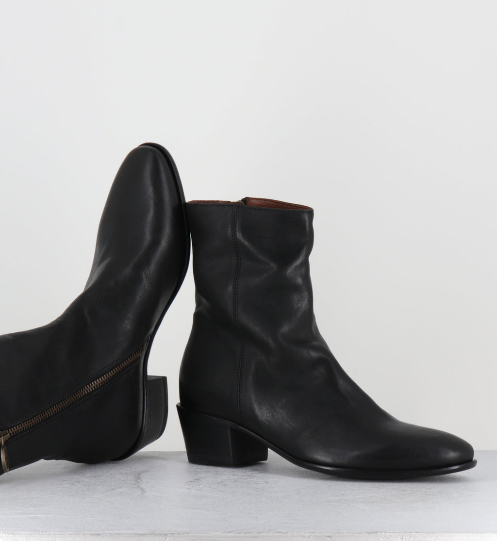 Bottines en cuir noir indie sleaze hedi slimane - MATTD KURNI NERO