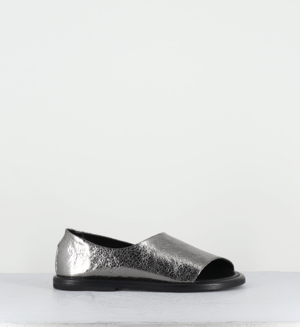 Sandales plates en cuir argent minimalistes - STRILLONE CANNA DI FUCILE