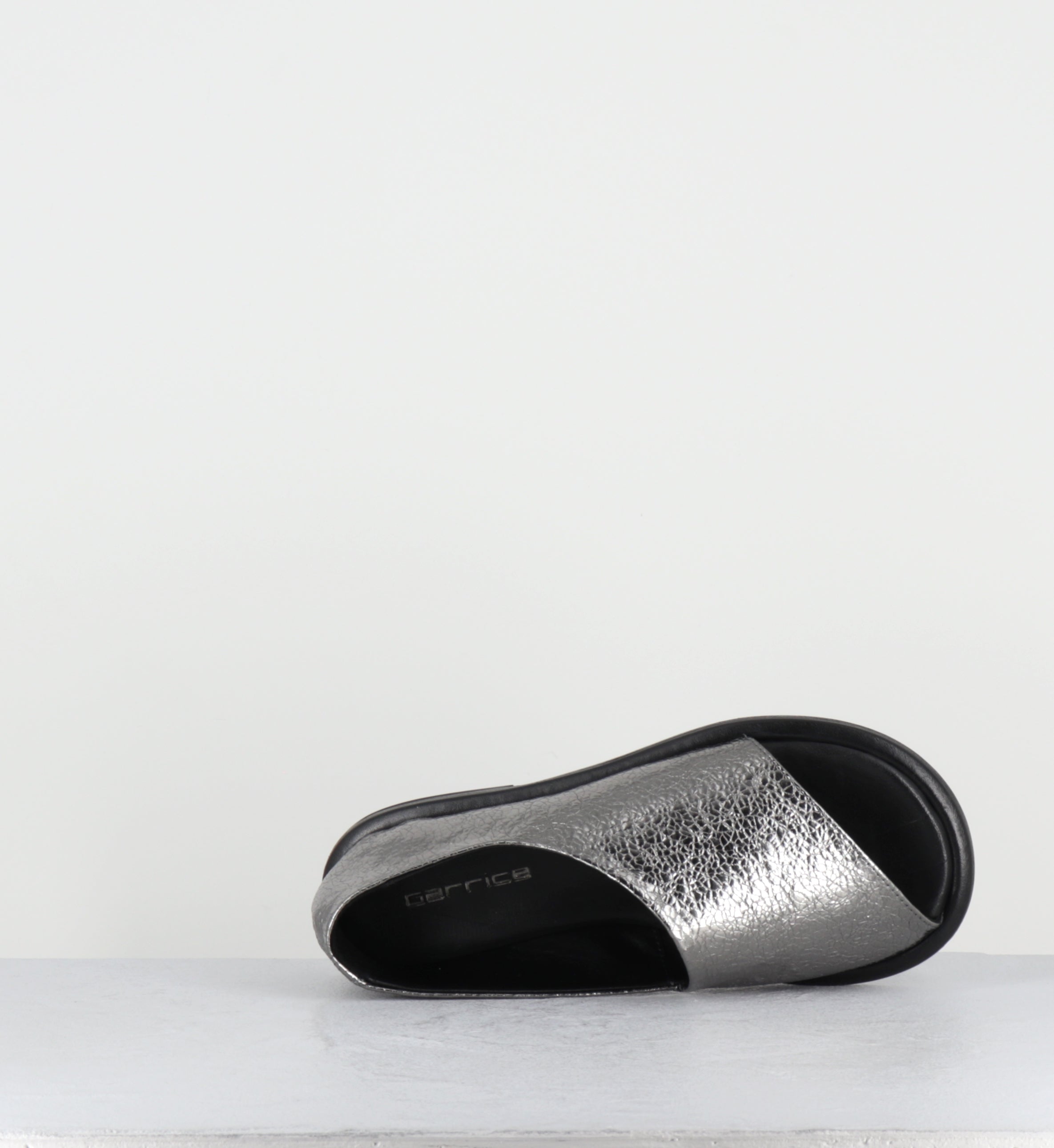 Sandales plates en cuir argent minimalistes - STRILLONE CANNA DI FUCILE