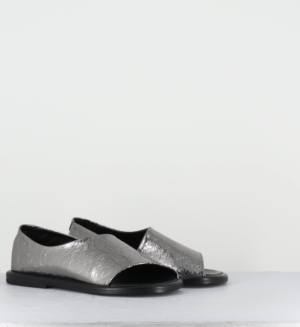 Sandales plates en cuir argent minimalistes - STRILLONE CANNA DI FUCILE