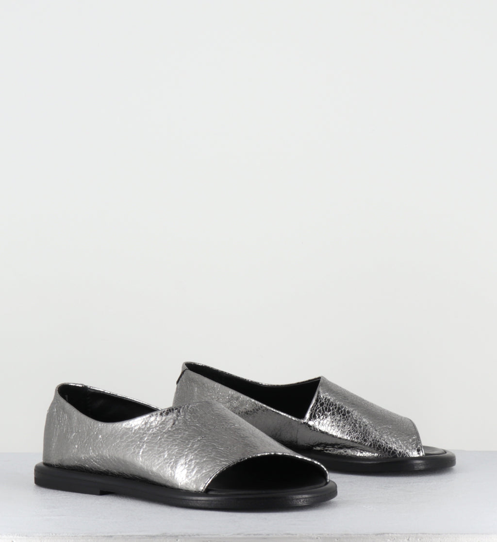 Sandales plates en cuir argent minimalistes - STRILLONE CANNA DI FUCILE