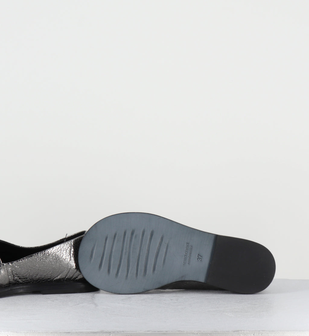 Sandales plates en cuir argent minimalistes - STRILLONE CANNA DI FUCILE