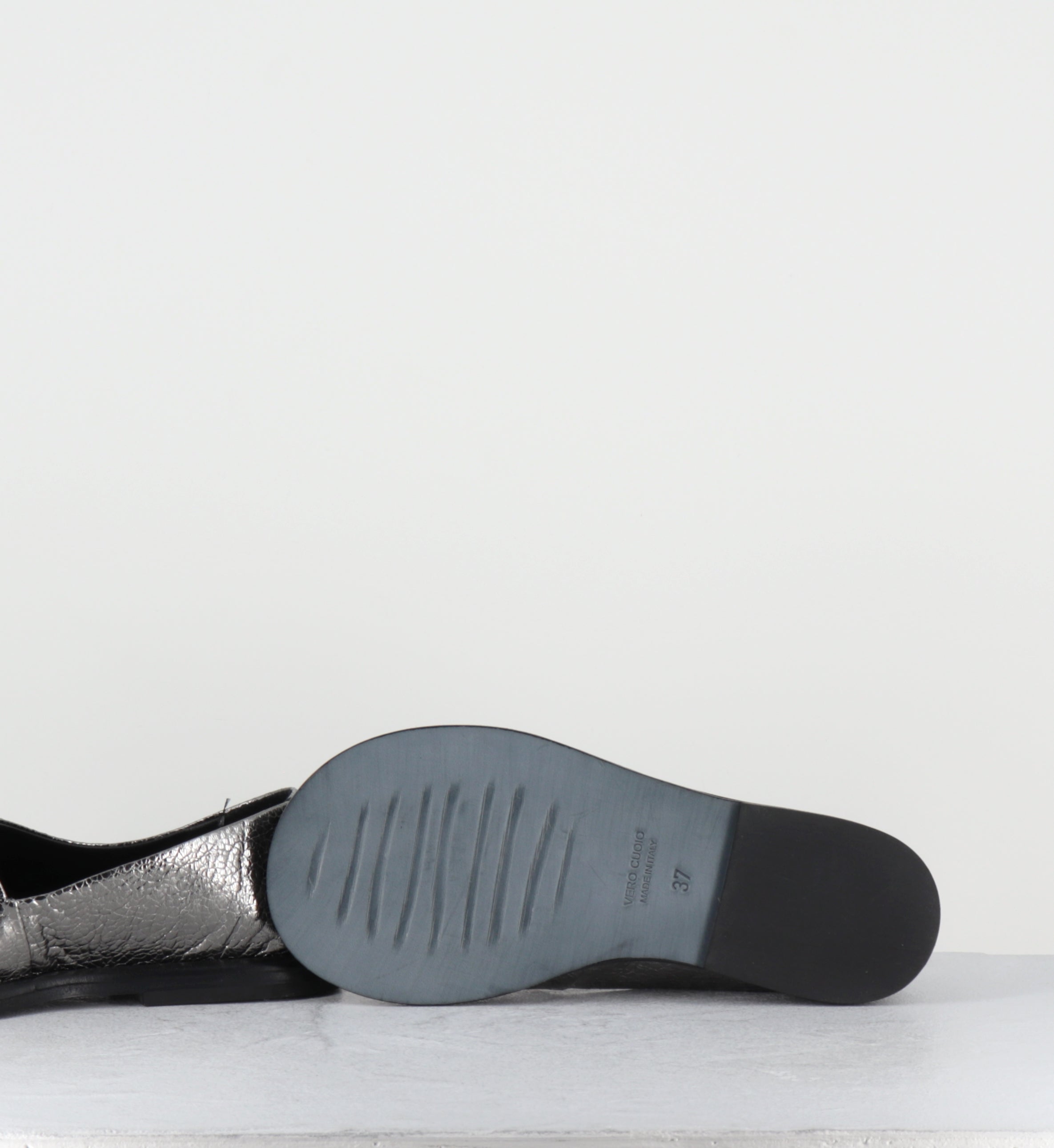 Sandales plates en cuir argent minimalistes - STRILLONE CANNA DI FUCILE
