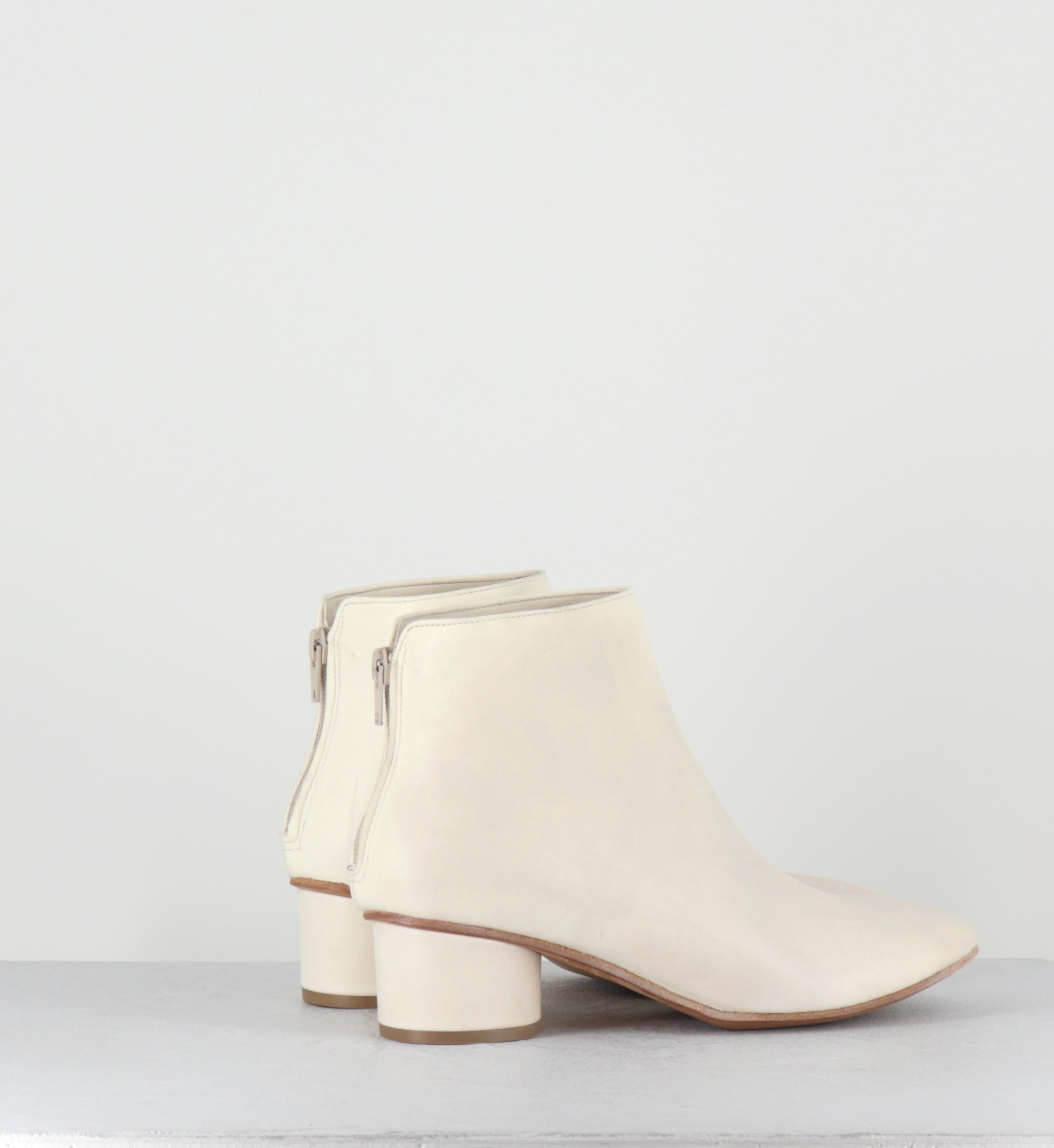 Bottines en cuir blanc petit talon - FAROU WEST TAPIOCA