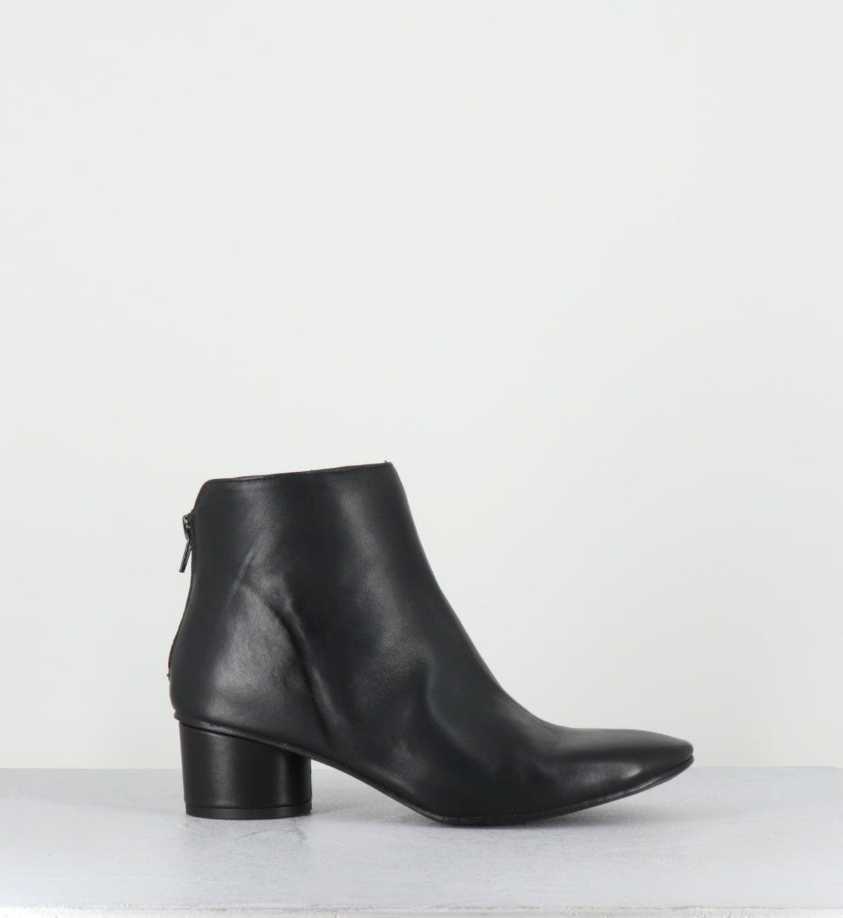 Bottines à talon en cuir noir souple - FAROU WEST NERO