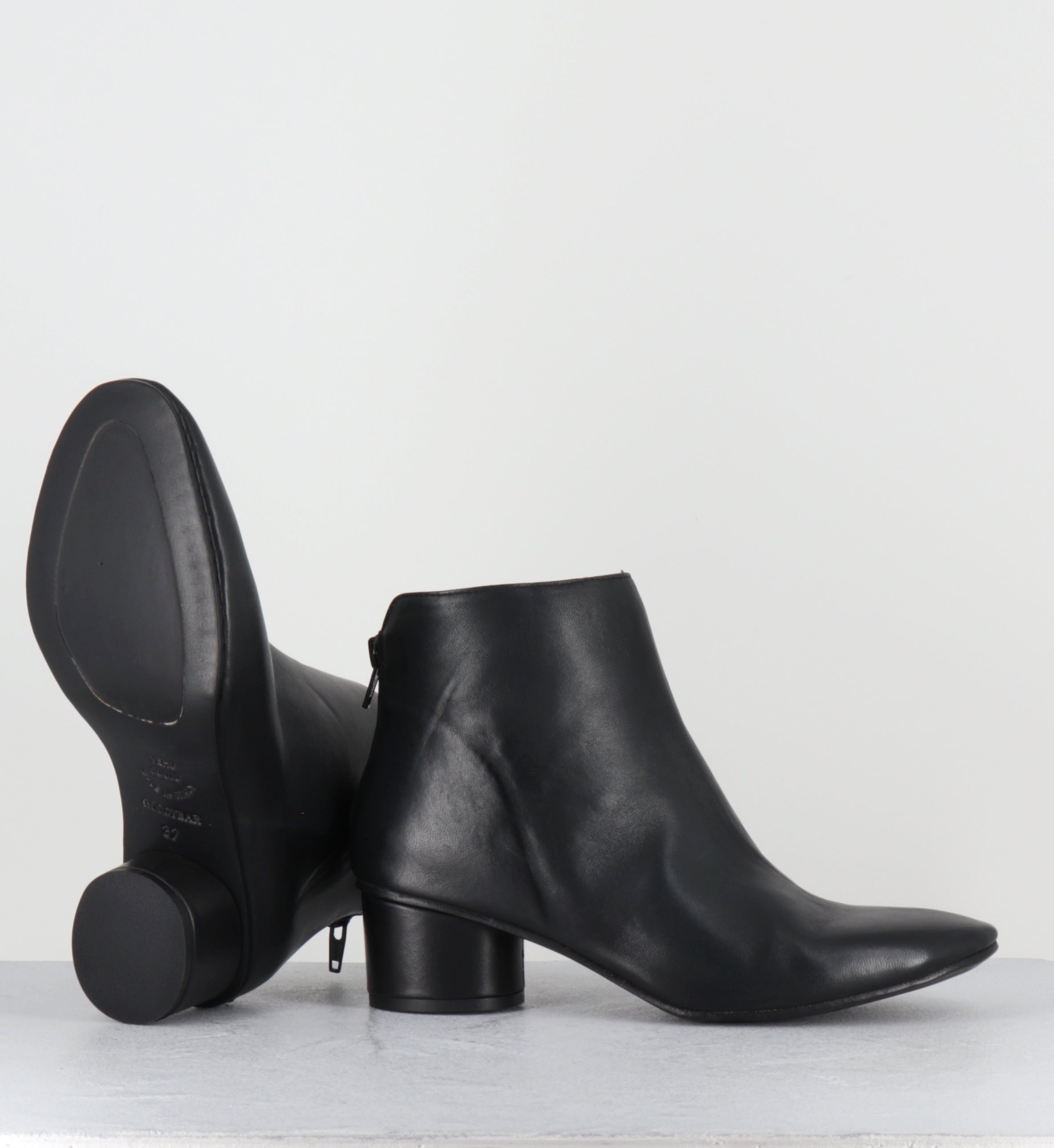 Bottines à talon en cuir noir souple - FAROU WEST NERO